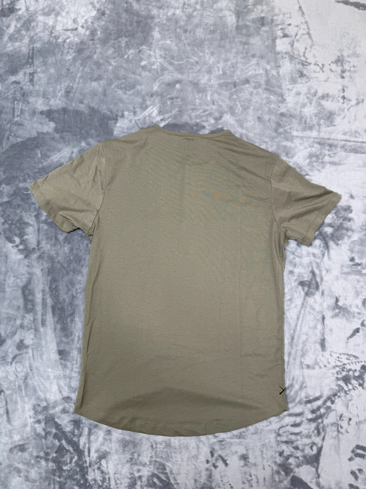 CUTS Clothing Mens Short Sleeve Henley Curve-Hem T-Shirt NWOT gallery