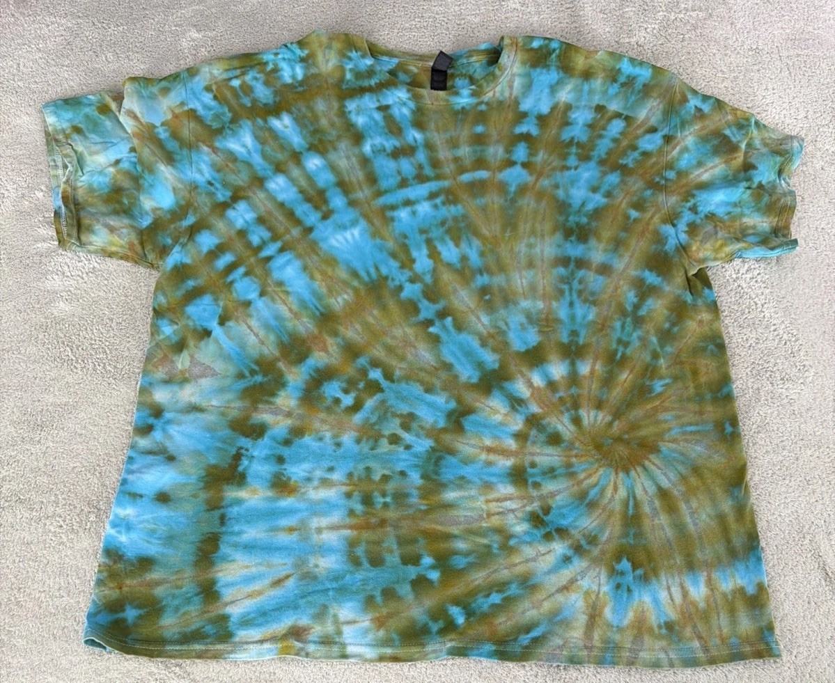 NEW Gildan Men’s Blue Green Brown Spiral Ice Tie Dye Short Sleeve Shirt 2XL XXL