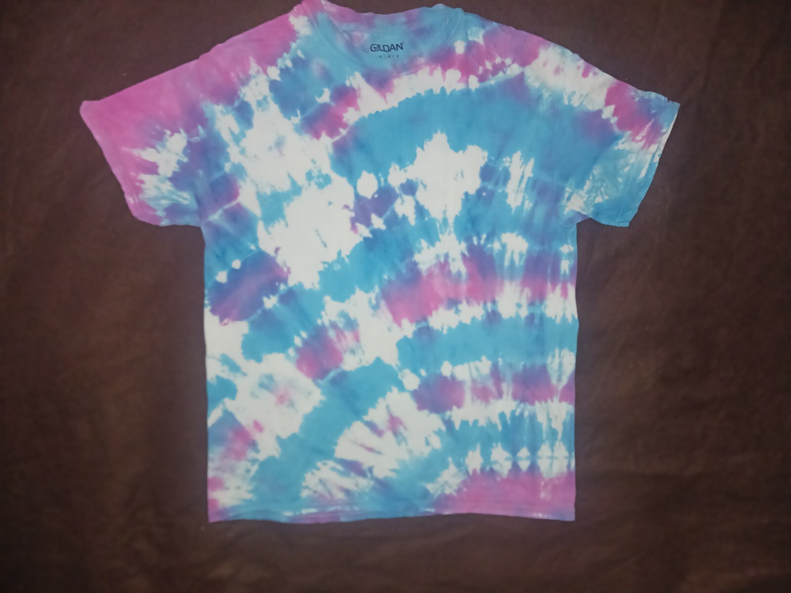 Tie-Dye Gildan brand Multi-Colorful Fashionable 100% Cotton T-Shirt Size Medium. gallery