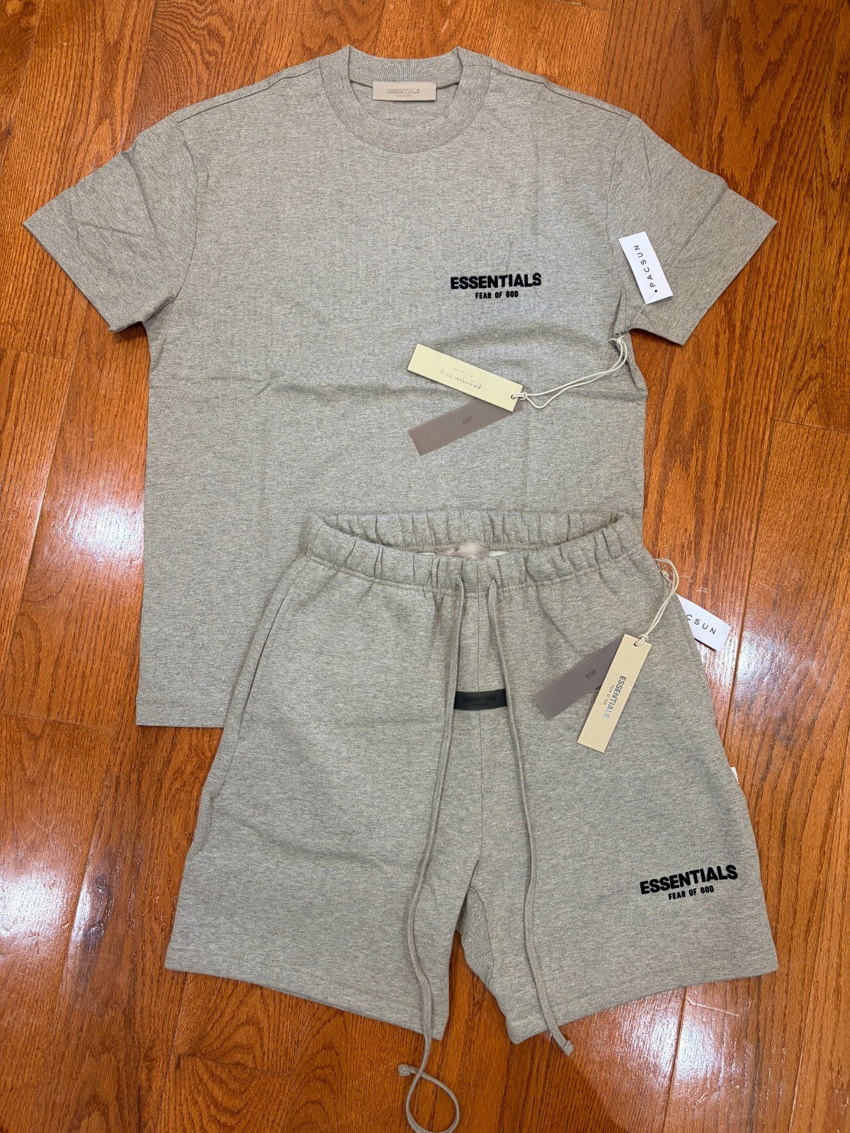 Essentials Set T-shirt and Short in Dark Oatmeal (size XS)