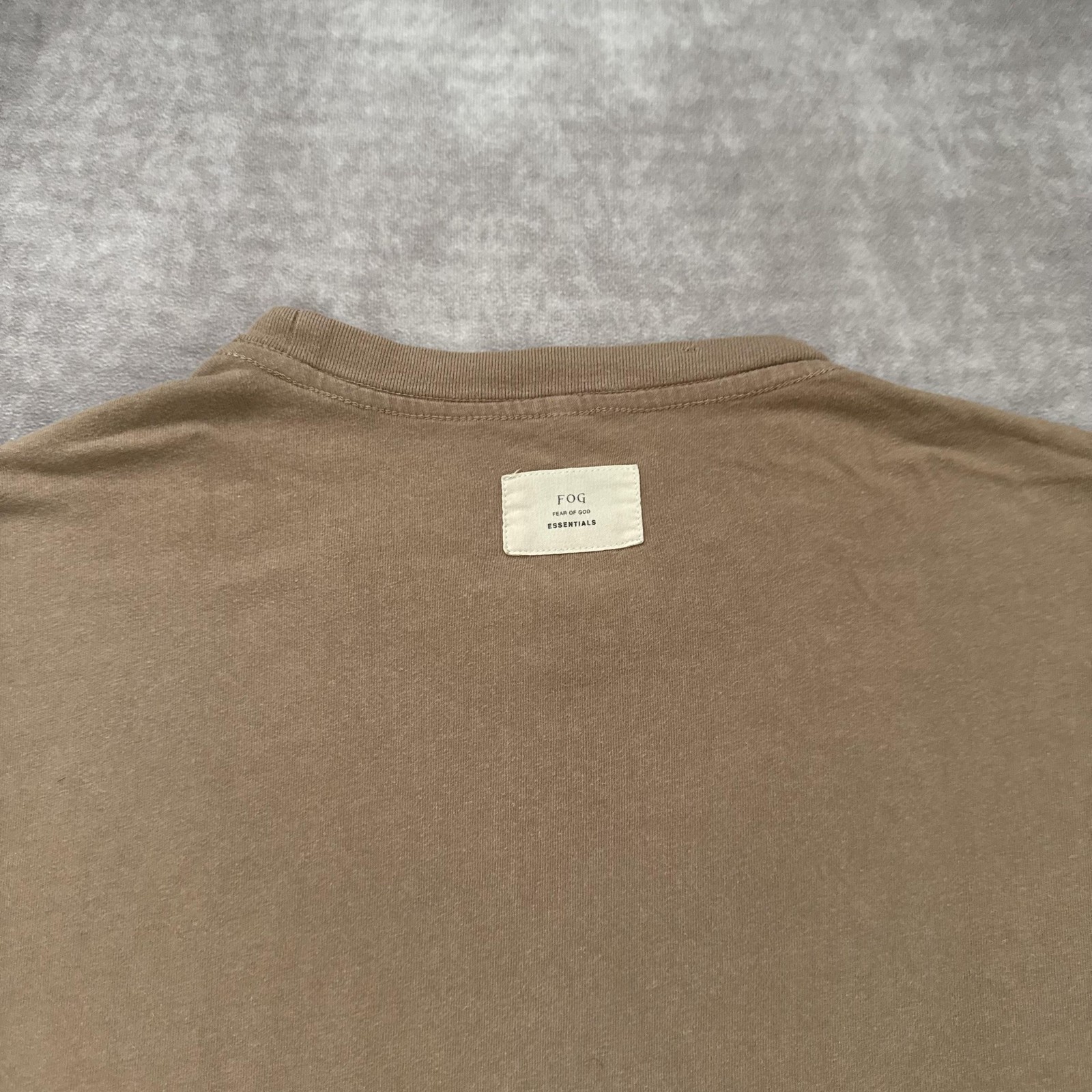 FOG Fear of God Essentials Shirt Mens Medium Taupe Brown Crewneck 100% Cotton
