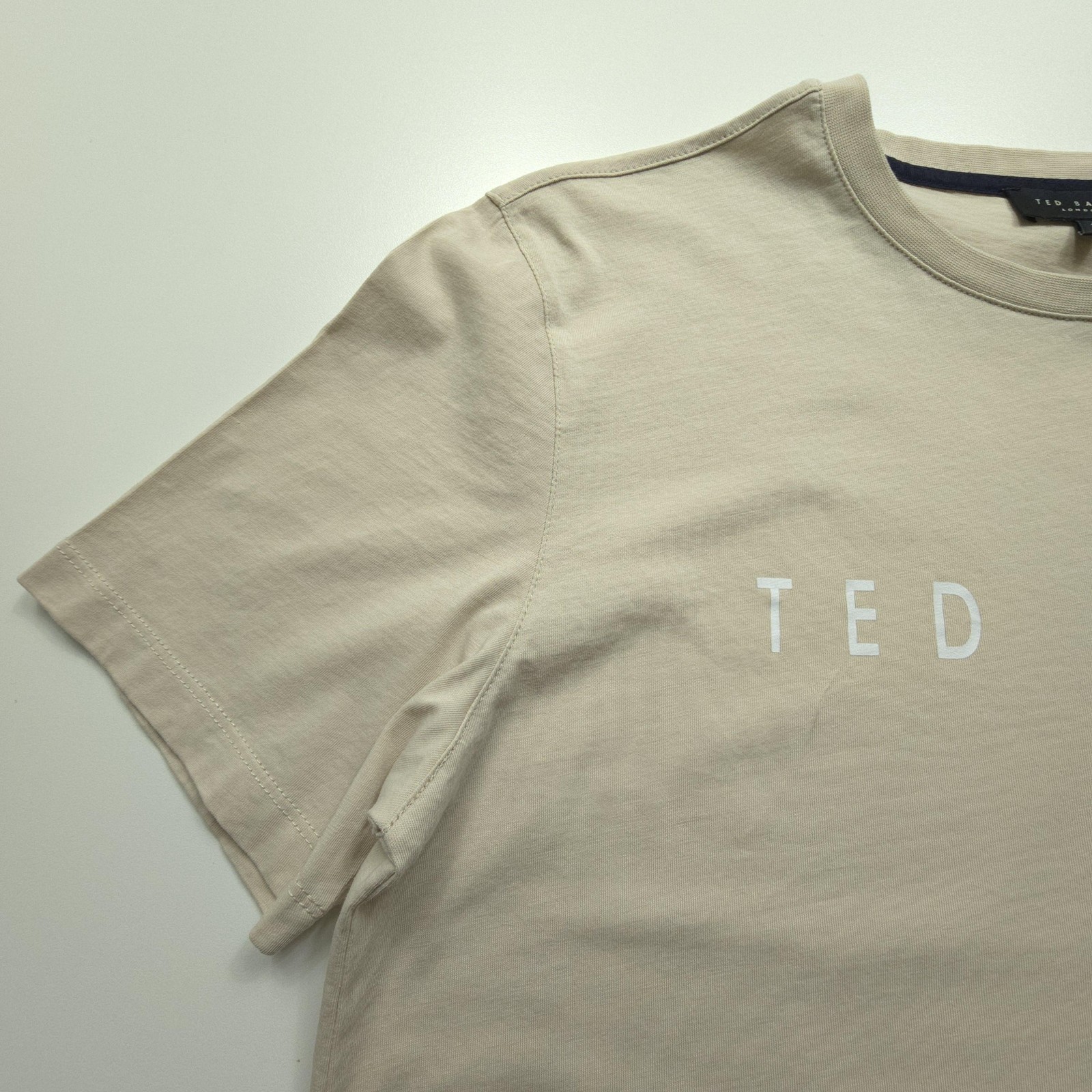 Ted Baker Mens Shirt Medium Beige Logo Graphic Tee Cotton Casual Gym Crewneck M gallery