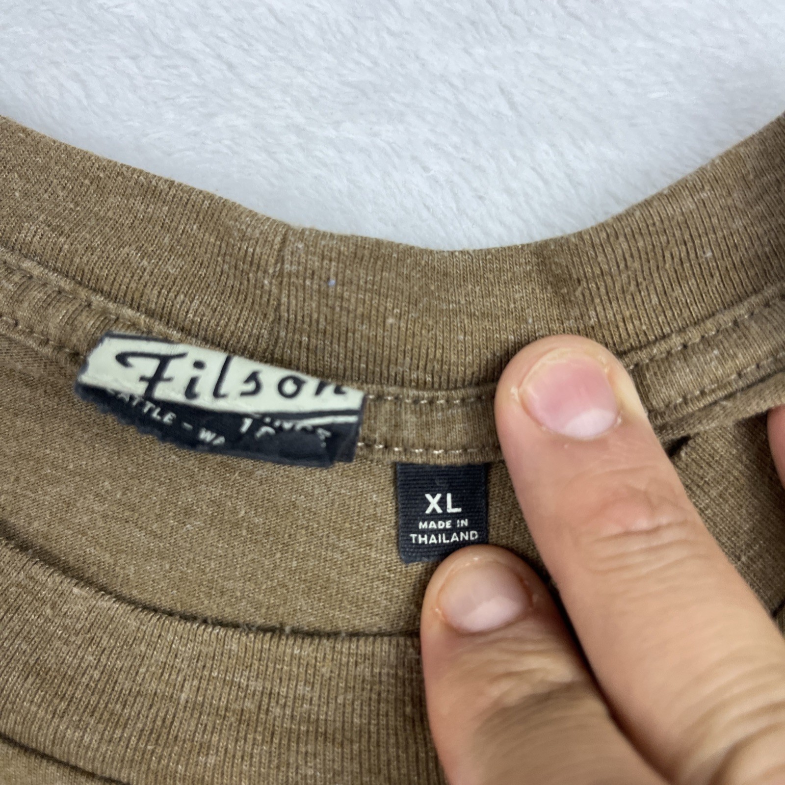 Filson Buckshot Short Sleeve T Shirt Brown Fly Fishing Men’s Size XL gallery