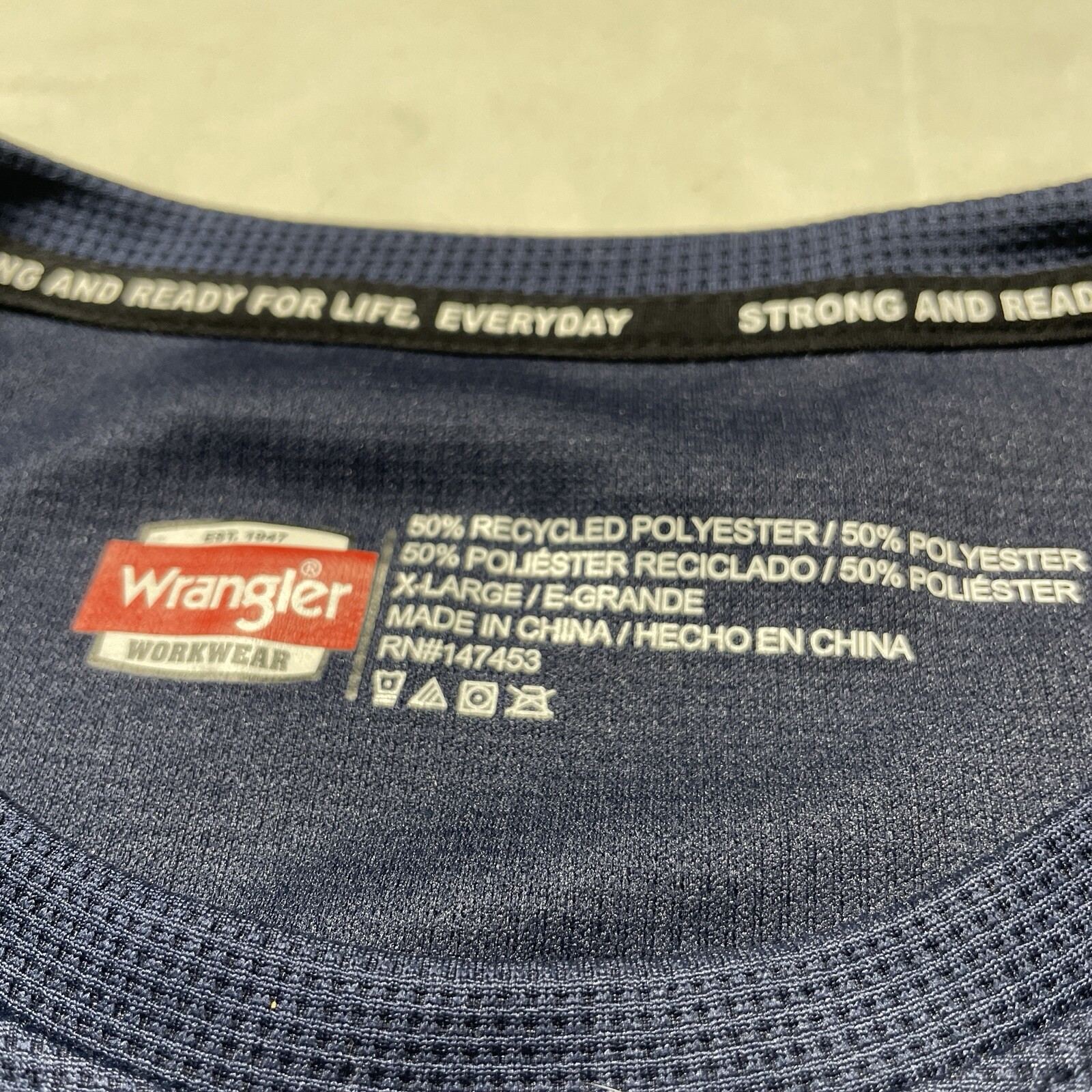 Wrangler Workwear Base Layer T-Shirt Mens XL Blue Zip Pocket Thermal Long Sleeve gallery