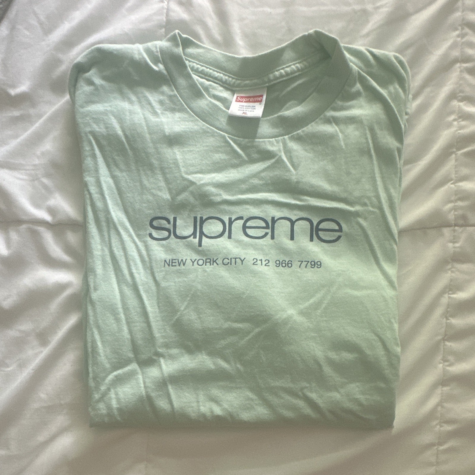 Supreme Logo Graphic T-Shirt Green Men’s XL Cotton Knit Preshrunk Crew Neck gallery