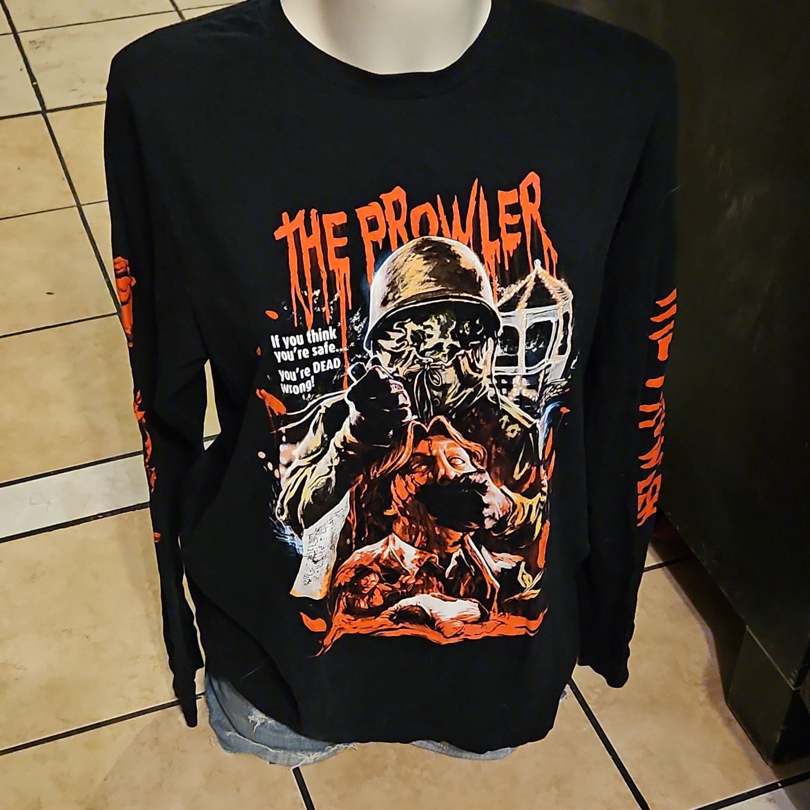 Men's L/XL Black Crew Neck Long Sleeve Graphic Horror T-Shirt "The Prowler" gallery