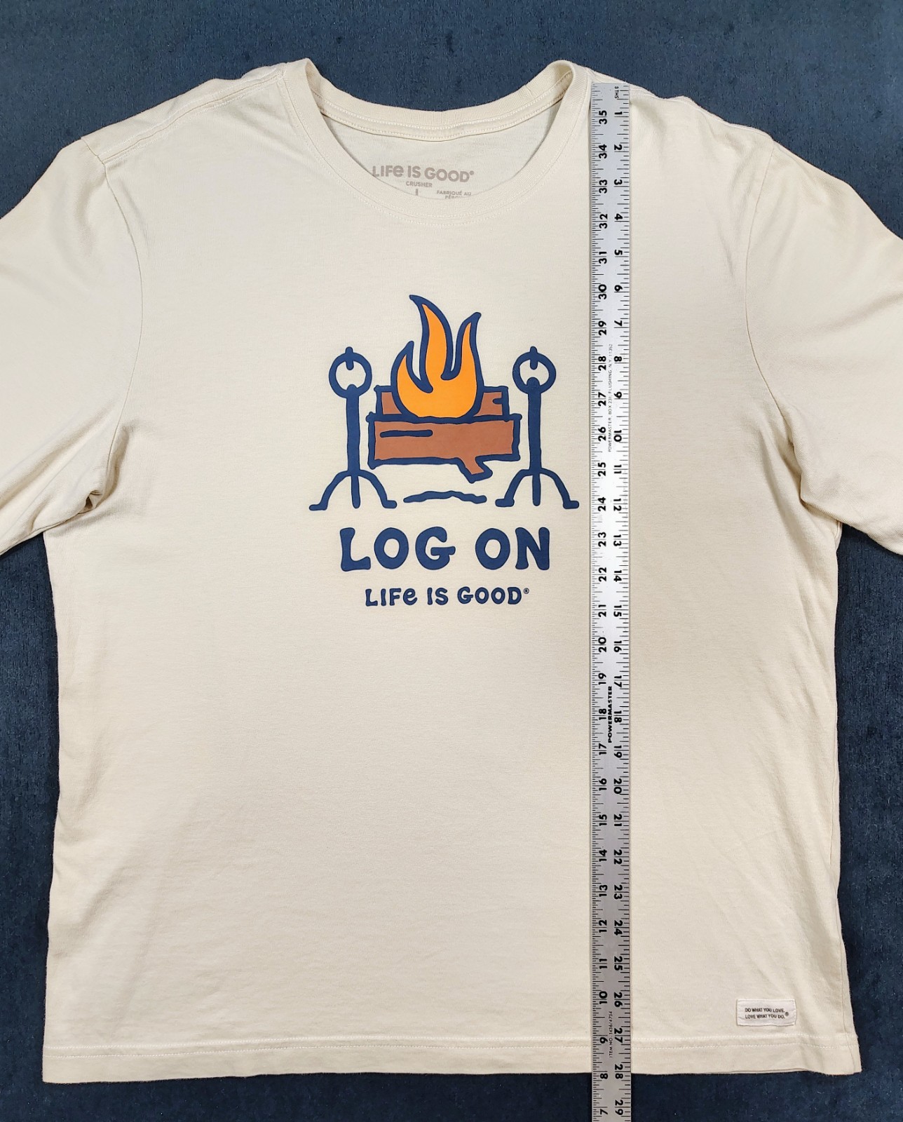 NEW Life Is Good "Log On" Fireplace LS Crusher T-Shirt Size L Beige Winter Fall gallery