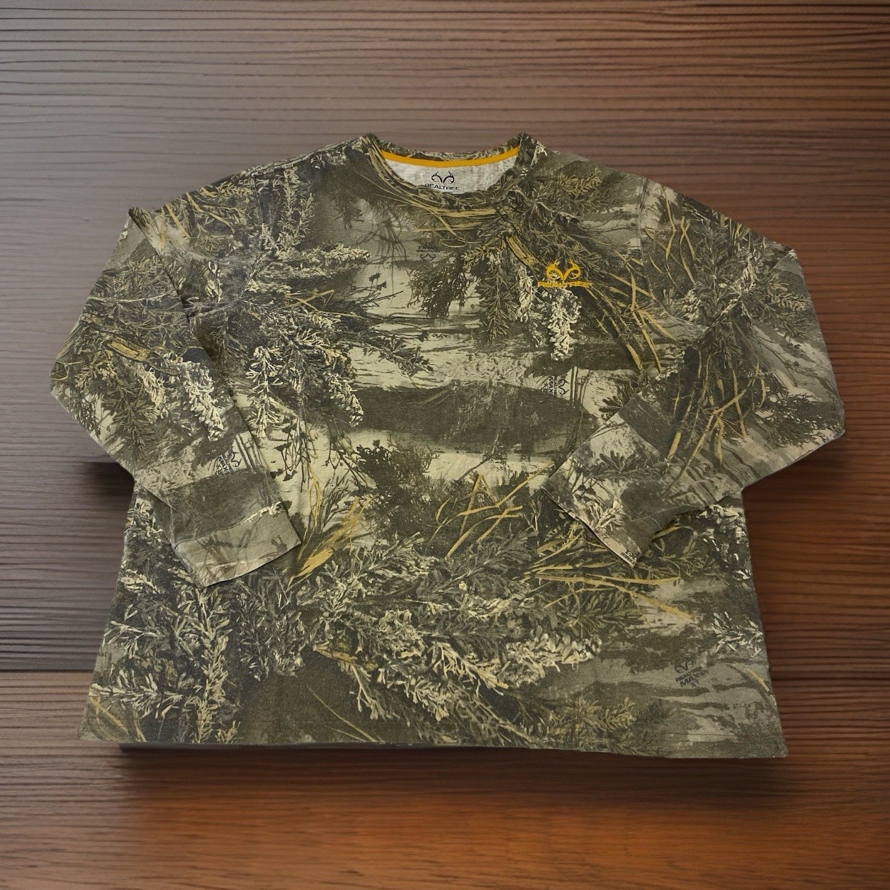 Realtree Men’s XL Extra Large Long Sleeve Camo Camouflage Hunting T Shirt