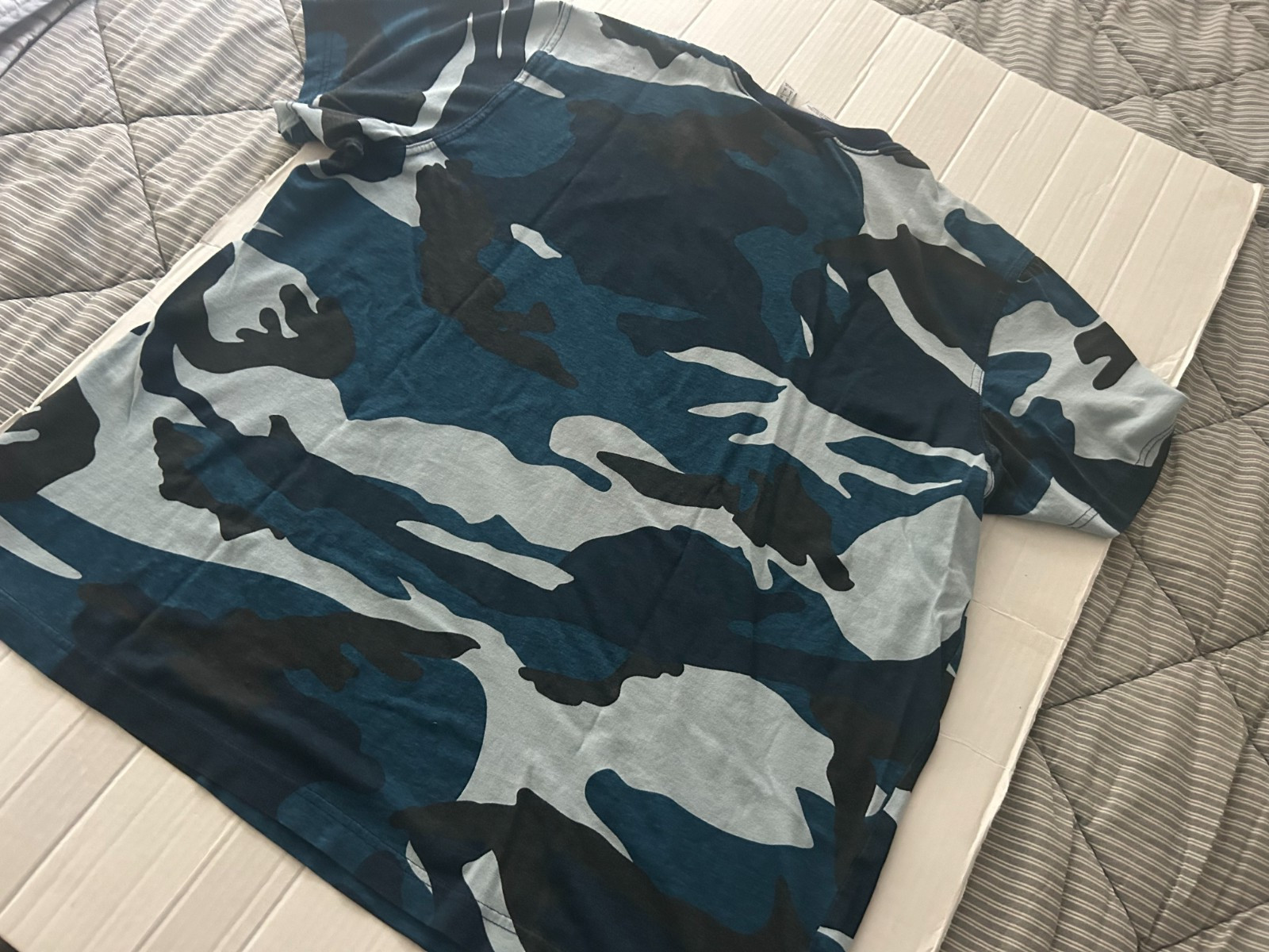 ADIDAS TREFOIL BLUE CAMO SIZE XL SHORTS SLEEVE T-SHIRT...SEE DESCRIPTION' gallery
