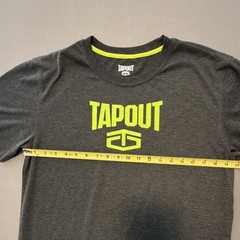 Tapout Graphic Logo Dark Gray Yellow Men’s T-Shirt Size M