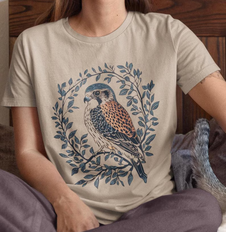 Kestrel Bird Wildlife Nature Comfort Tee Shirt Top Apparel Gift