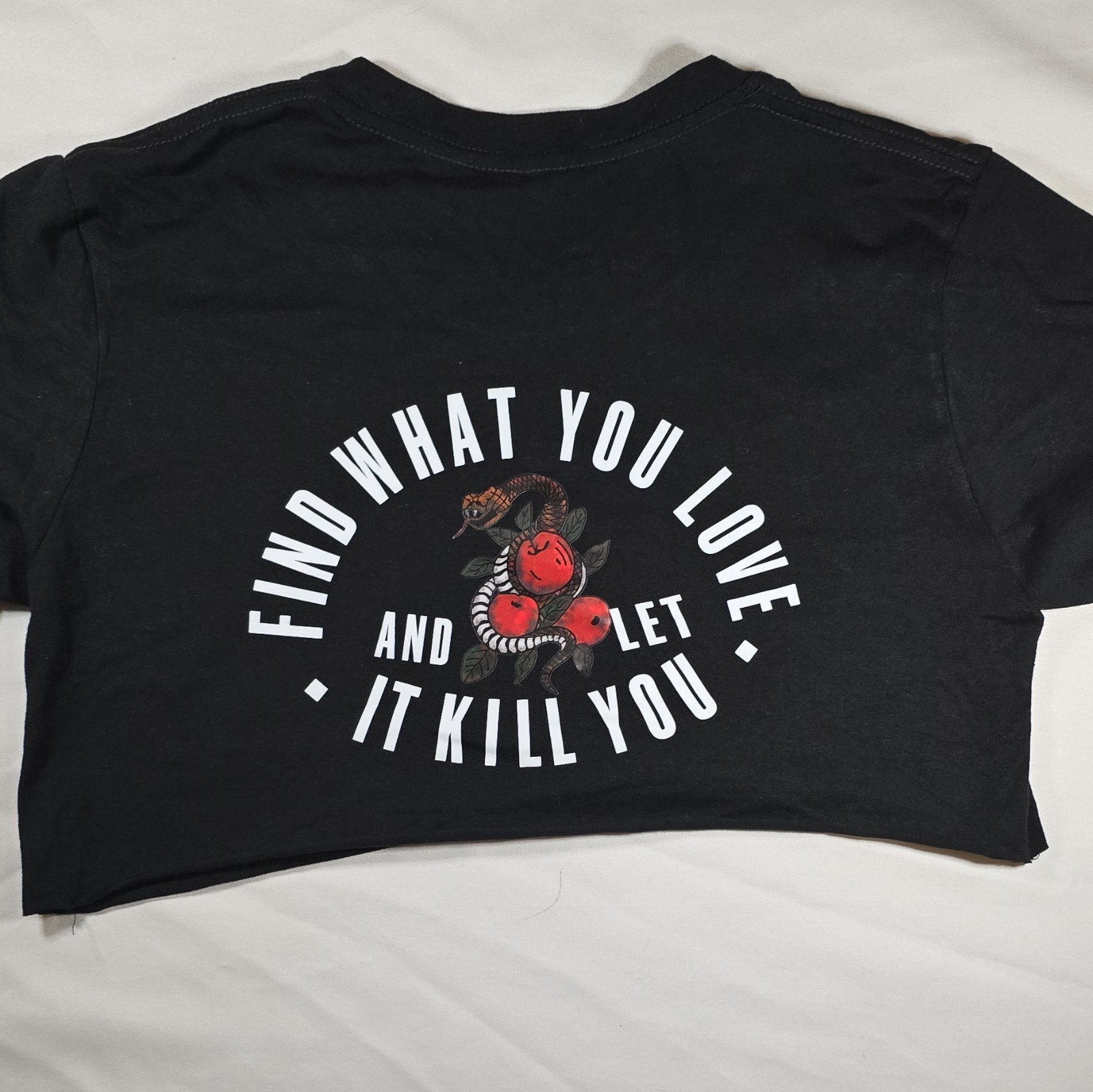 Black Snake Graphic Print Crewneck Knit Short Sleeve Tee Men’s Regular M