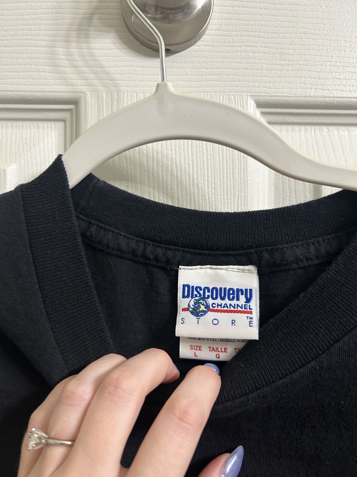 Men’s Discovery Channel Store Vintage Tee Size Large Gravity Double Sided 2001 gallery