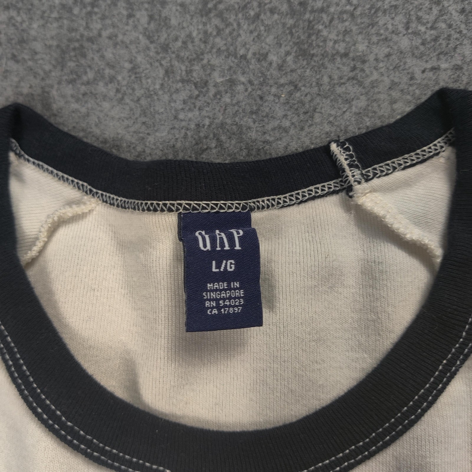 Vintage Gap Shirt Men Large Cream Colorblock Crewneck Contrasting Trim Retro gallery