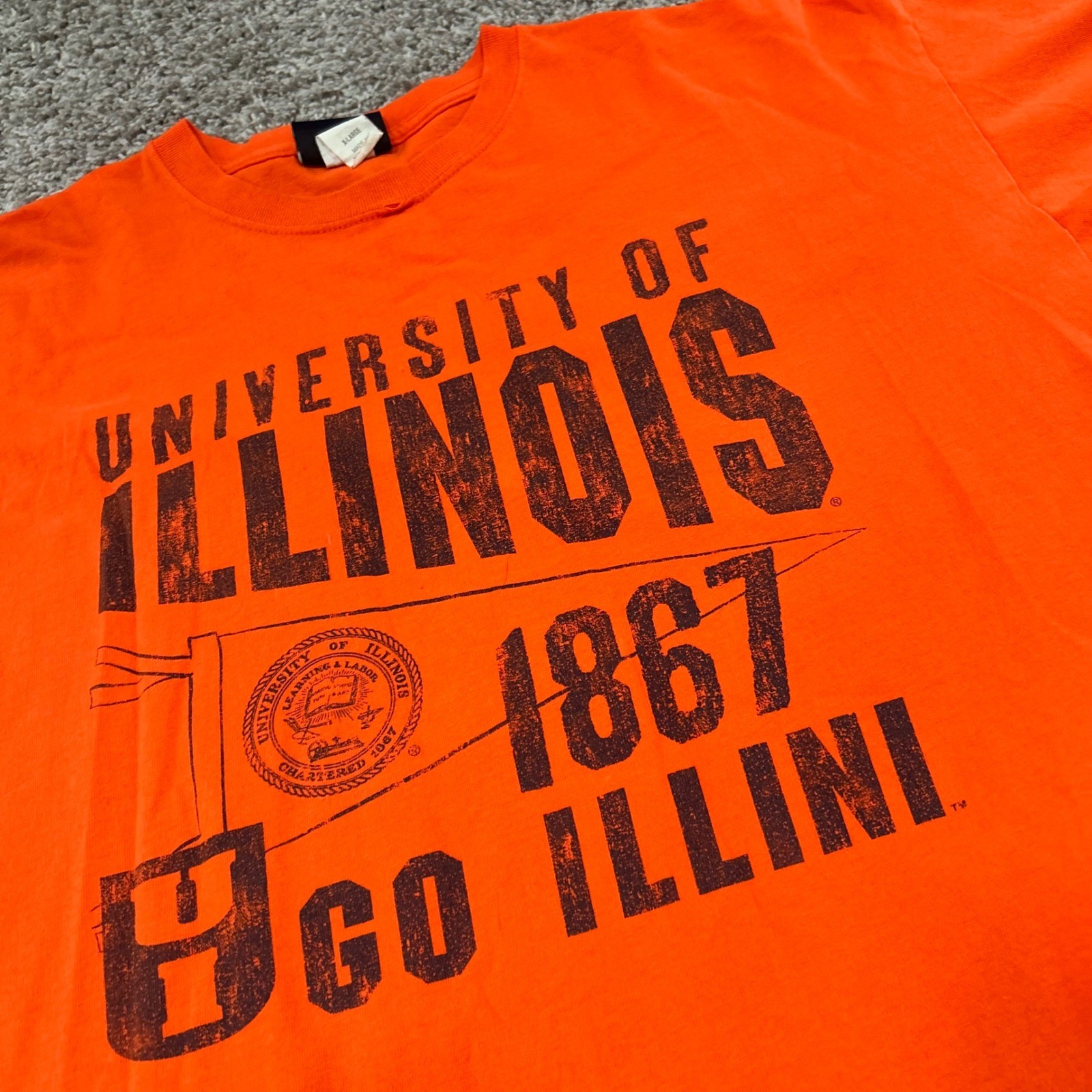 Vintage MV Sport University of Illinois Orange Go Illini Graphic T-Shirt Mens XL gallery