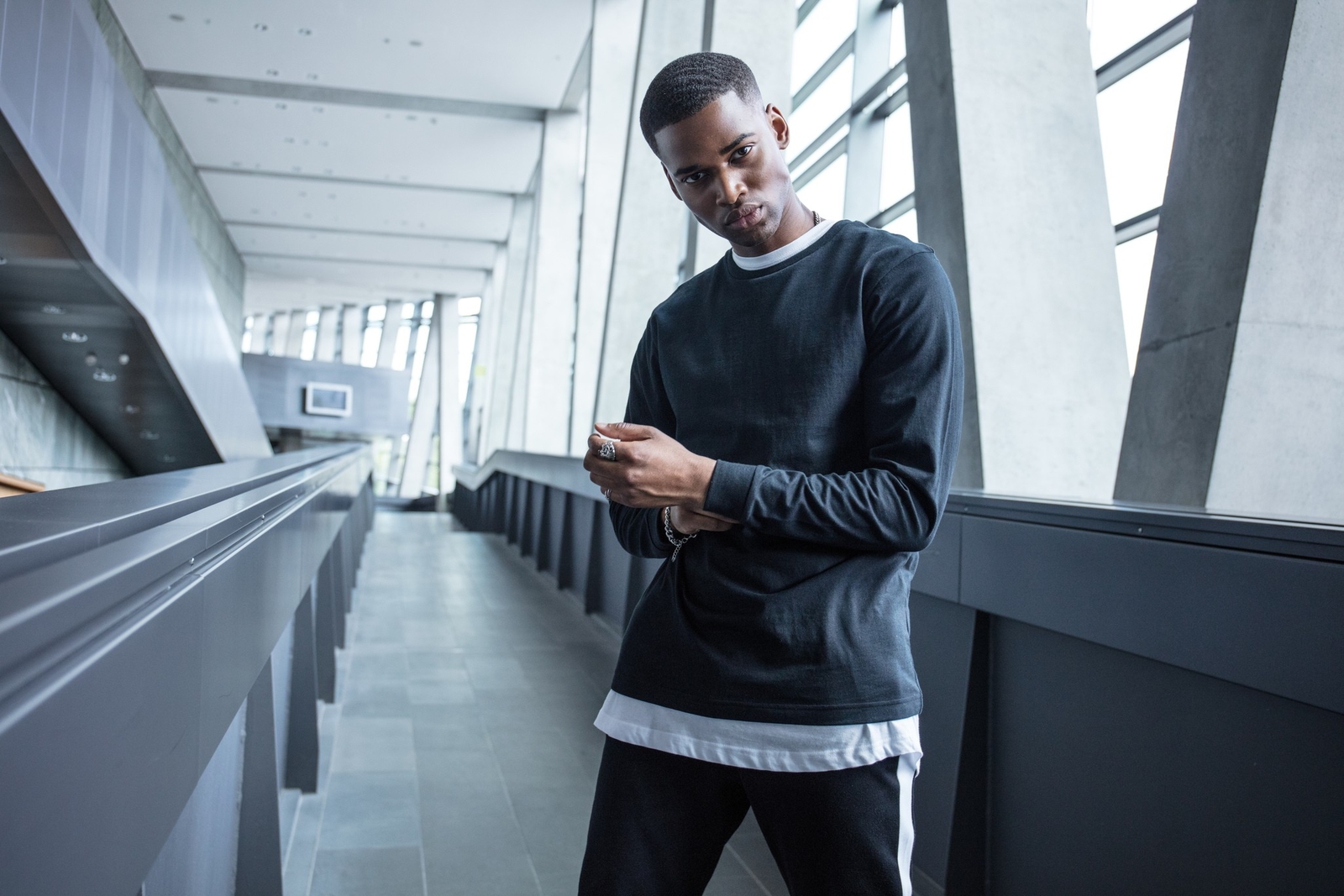 Build Your Brand Long sleeve with cuff rib - Long cut, Set-in sleeves gallery