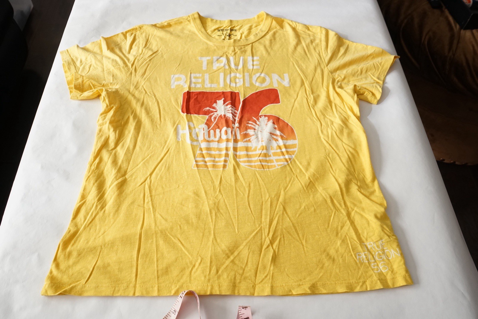 True Religion Yellow Hawaii Graphic Logo Crewneck Tee Men’s XXXL