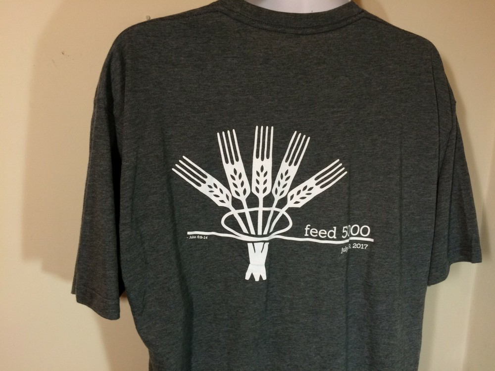 CHIC-FIL-A ATLANTA FEED 5000 2017 JOHN 6:9-14-Adult T-Shirt – q