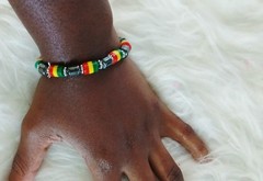Jamaican Rasta “One Love” Tee (Size L) & 1 Pair Rasta Bracelet Bundle