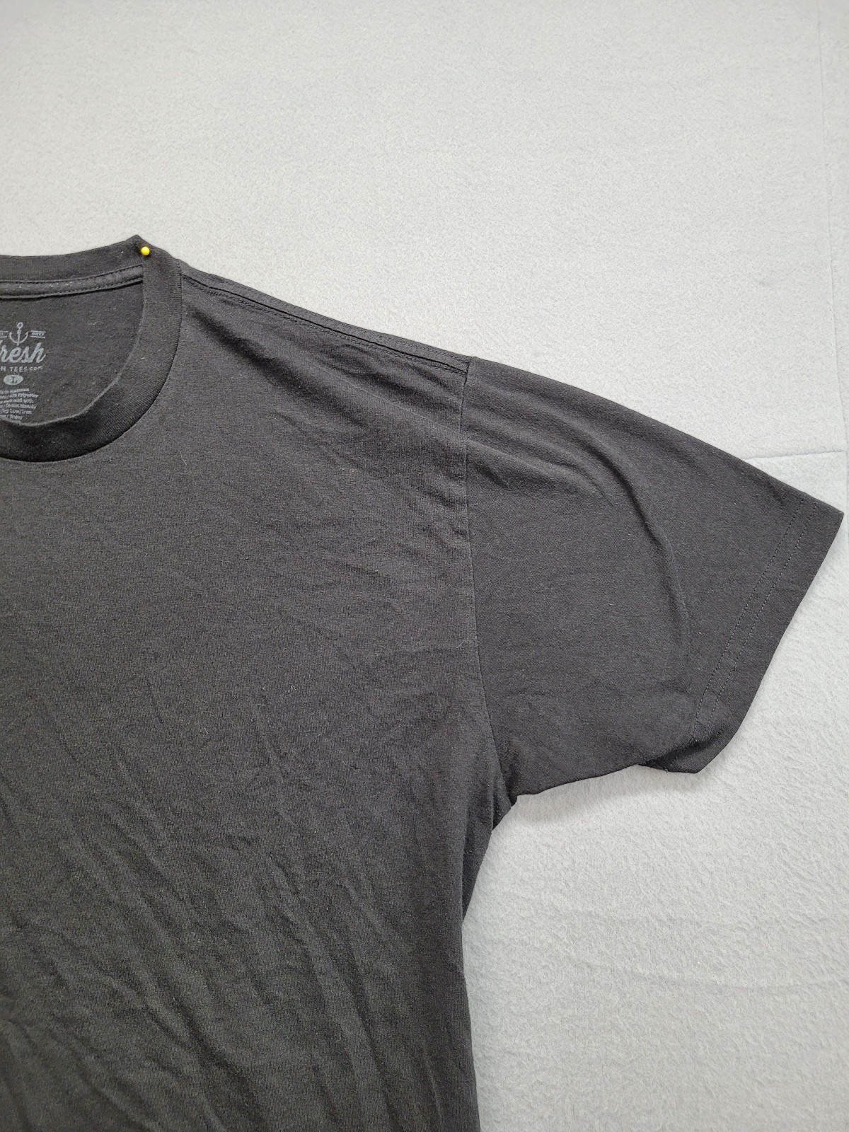 Fresh Men Shirt L Gray Short Sleeve Crew Neck Flat Front Comfort Pullover Tee gallery