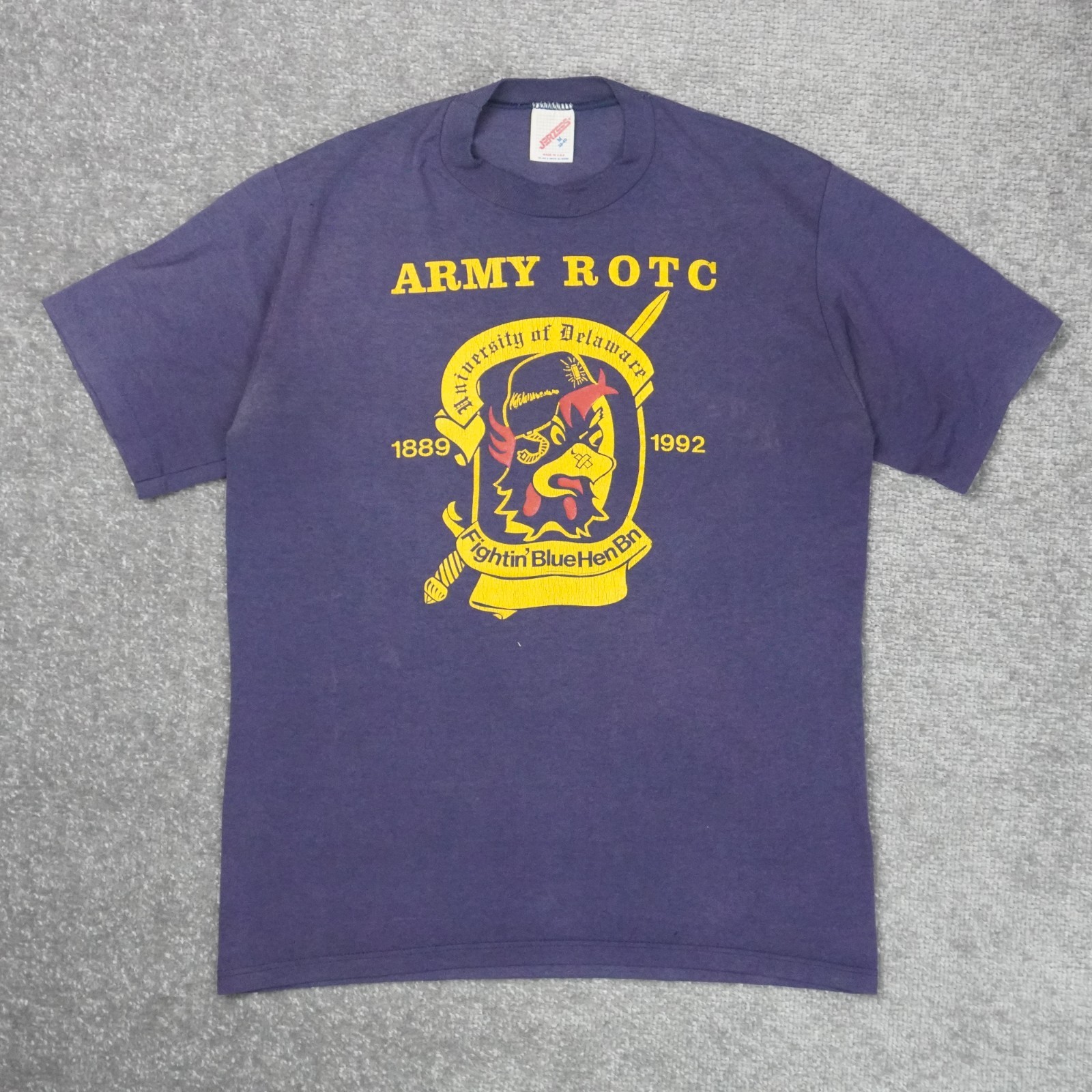 Vintage University of Delaware Army Mens Medium Blue Short Sleeve T-Shirt