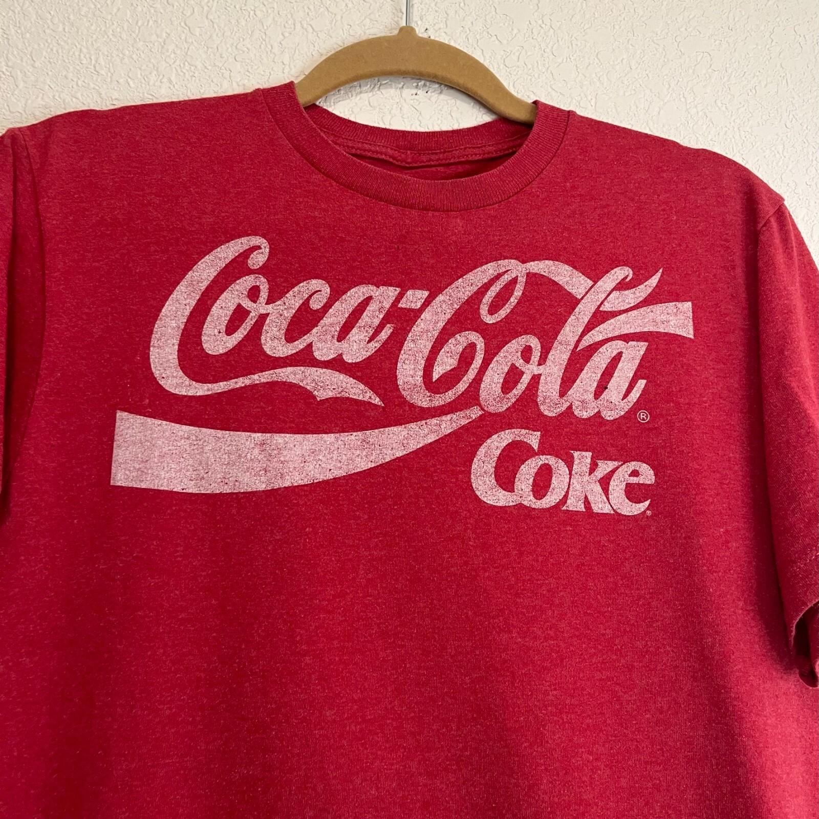 Coca Cola Coke Graphic Logo Short Sleeve Red T Shirt Tee Mens Size M gallery
