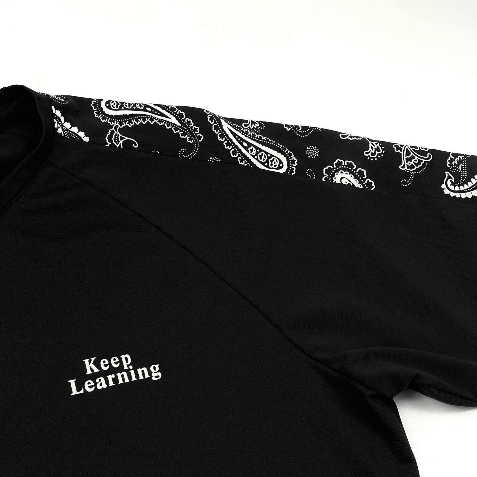 Keep Learning Paisley Shoulder-Pattern Solid Black T-Shirt Men’s Size M/L Casual gallery