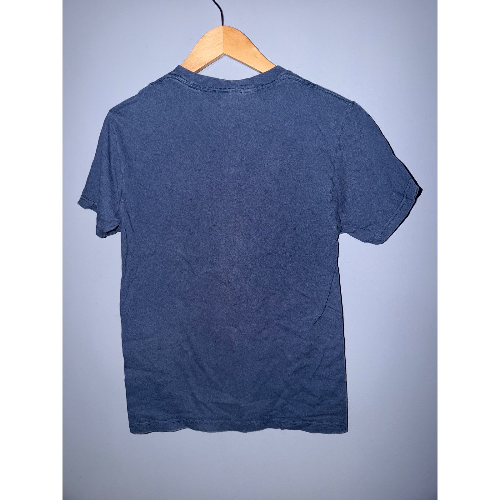 SeaWorld Believe Orca Whale Graphic T-Shirt Navy Blue Fruit of the Loom Small gallery