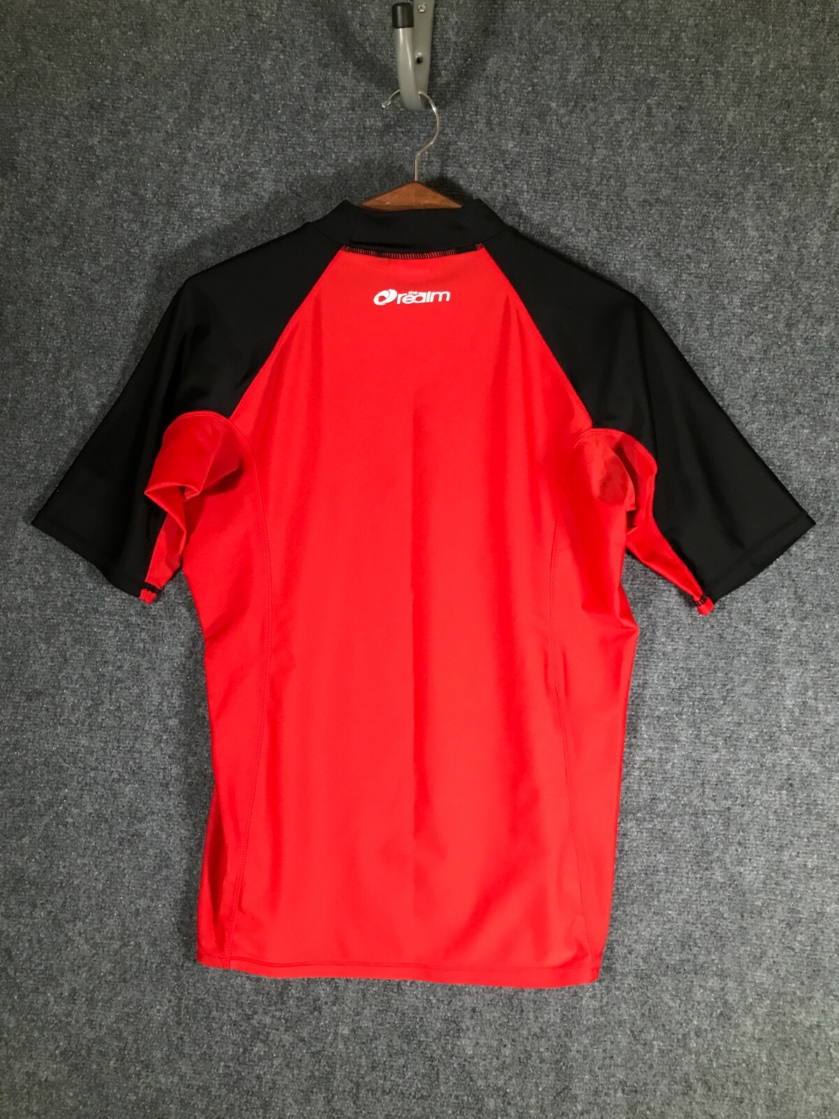 The Realm High Neck T Shirt Mens Medium Red Black Stretch Activewear Outdoor Tee gallery