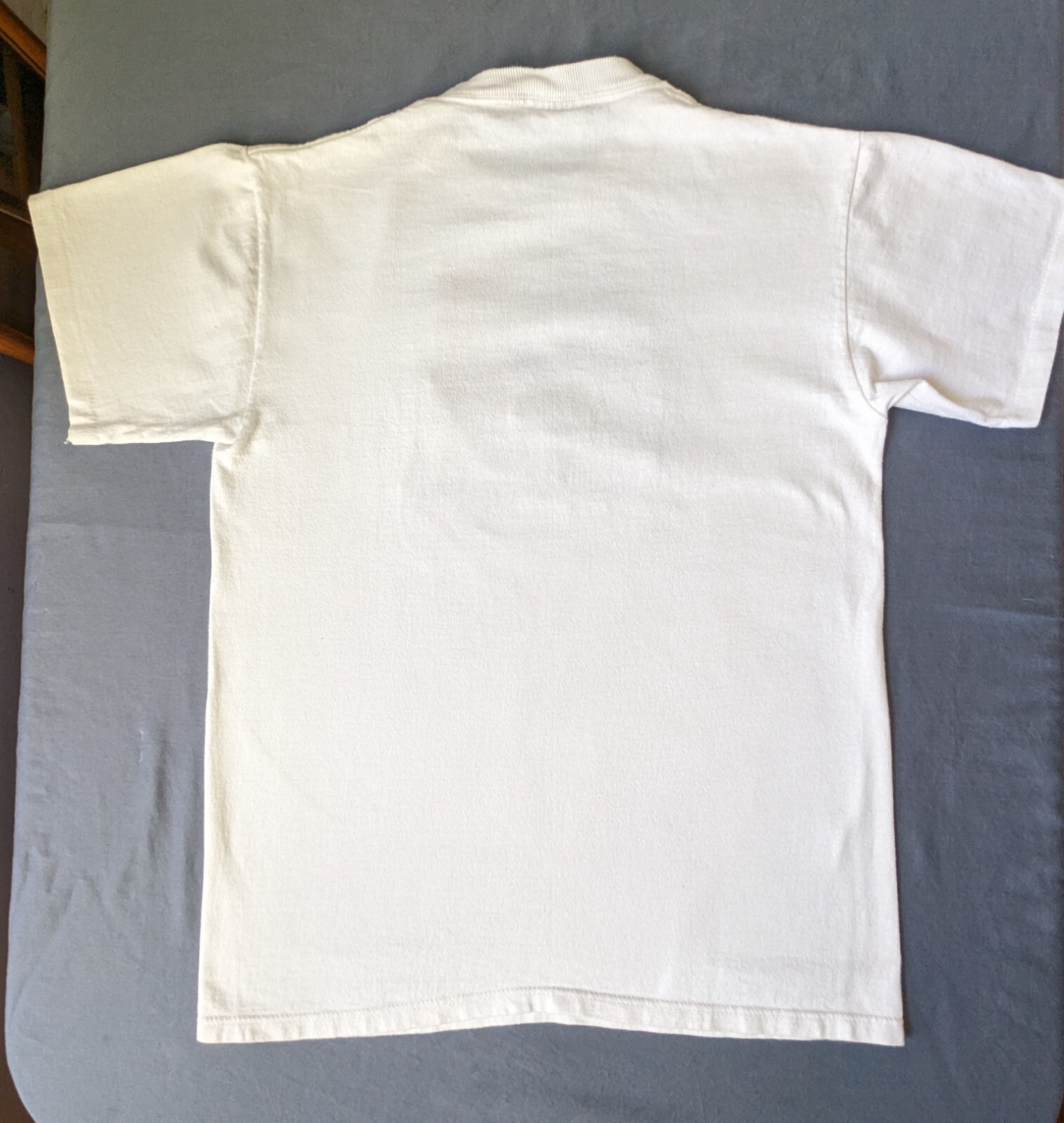 Enchantment Resort Sedona AZ Embroidered Abstract T-shirt Med. White - GUC gallery