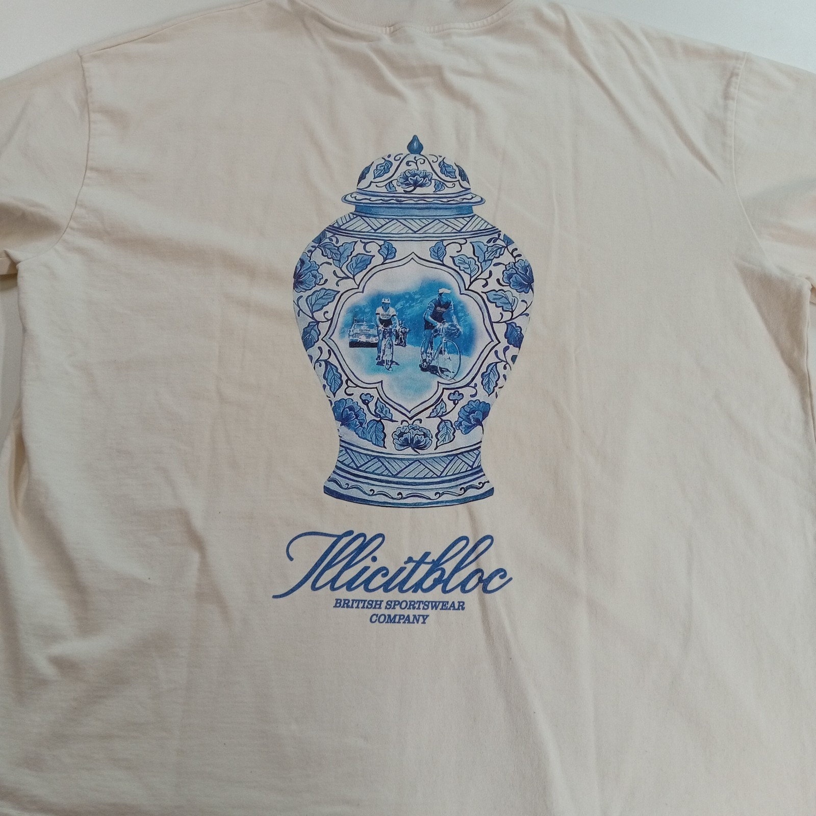 Illicit Bloc China Vase T-Shirt Ecru White Large 300GSM 100% Cotton (L) Sample gallery