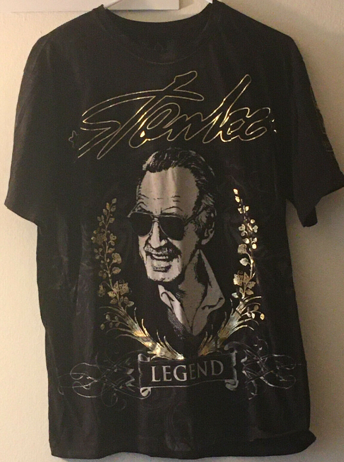 Gentle Giant Studios Stan Lee 'LEGEND' Men's L T-Shirt Black/Gold - BRAND NEW OG gallery