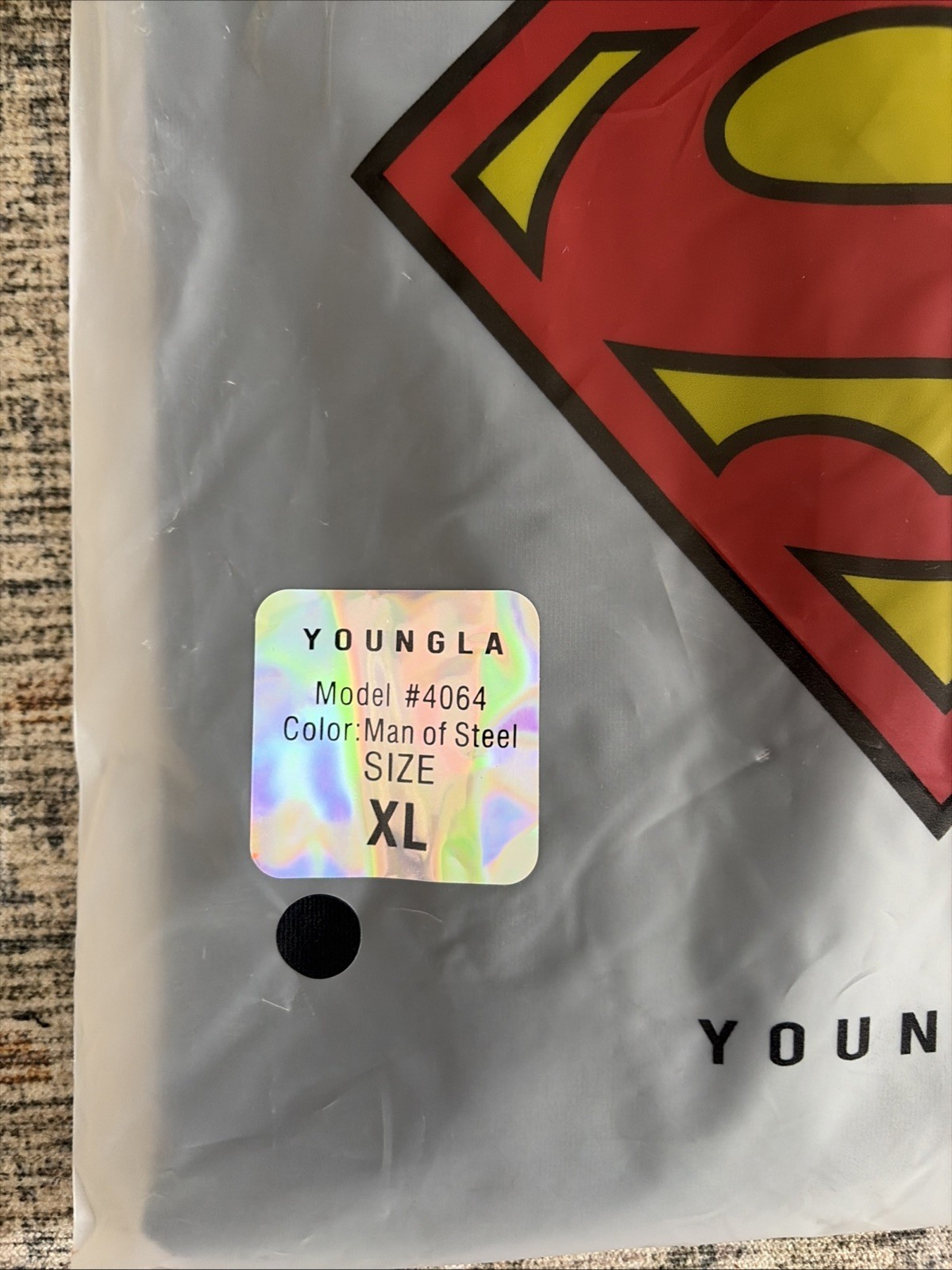 YOUNGLA 4064 Superman Huge Tee in Man Of Steel - Size XLarge gallery
