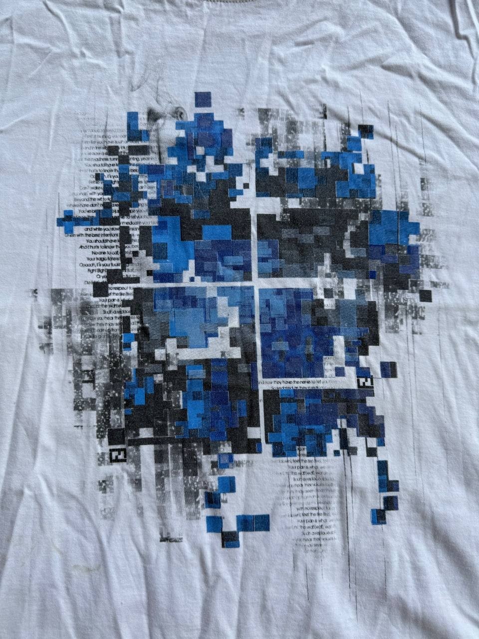 Fendi Roma Men's Graphic T-Shirt Size IT 54 L-XL White Blue Pixel Art Cotton gallery