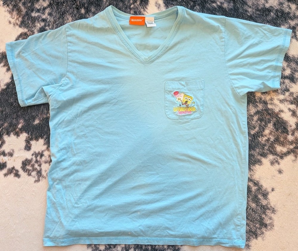 Nickelodeon SpongeBob SquarePants Men’s Blue V-Neck Embroidered Pocket Tee L