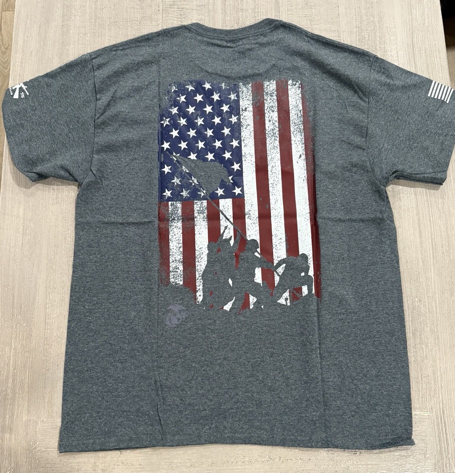 UNITED STATES MARINE CORPS – USMC RAISING FLAG IWO JIMA T-Shirt – CHARCOAL – M