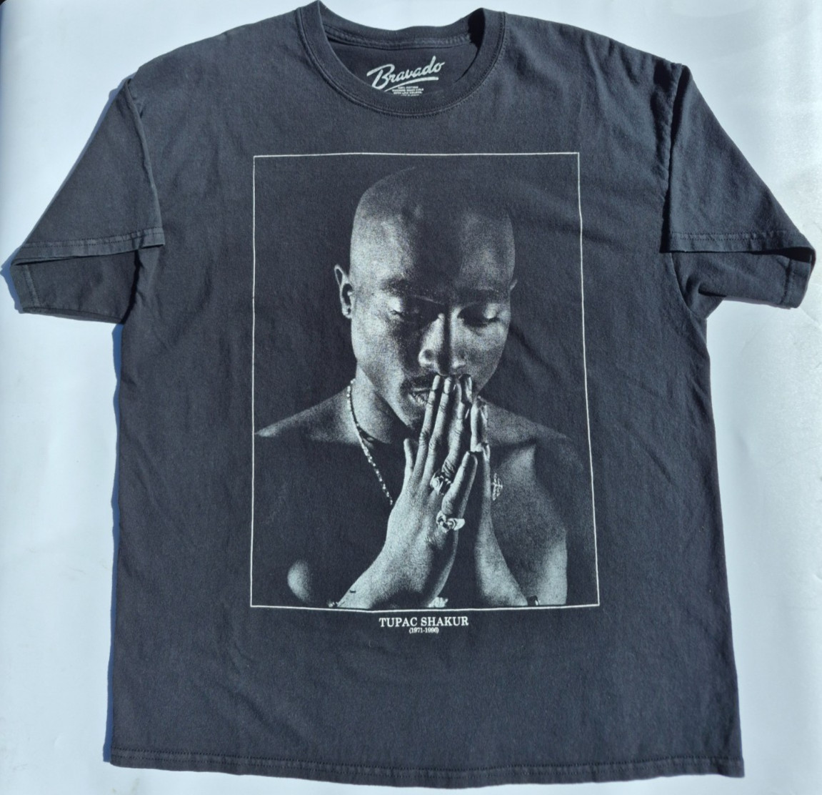 Tupac 2Pac Shakur Memorial T Shirt Praying Rap Hip Hop Bravado Size XL gallery