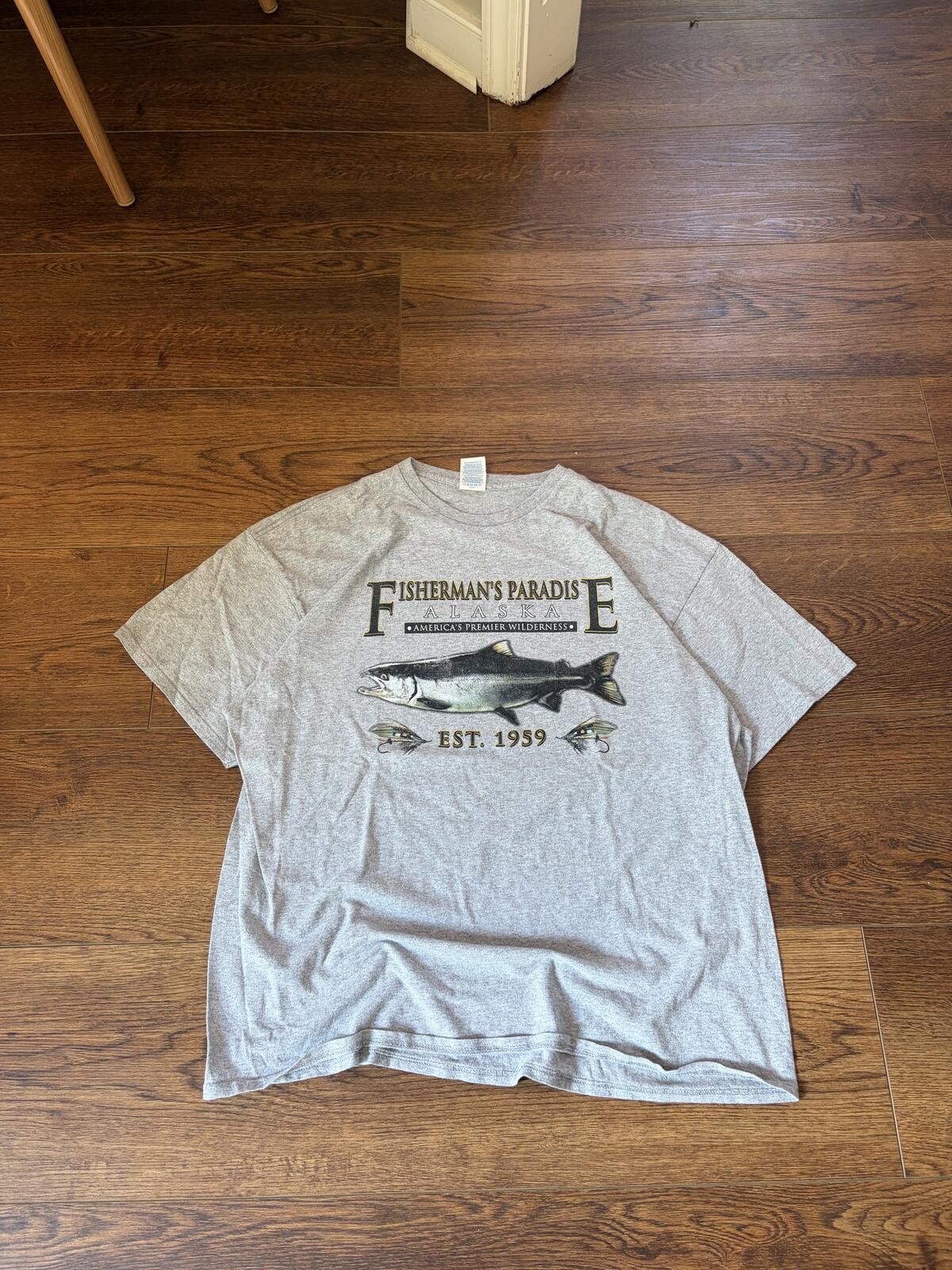 🐟 Vintage 90s Fisherman's Paradise Alaska Salmon Tee gallery