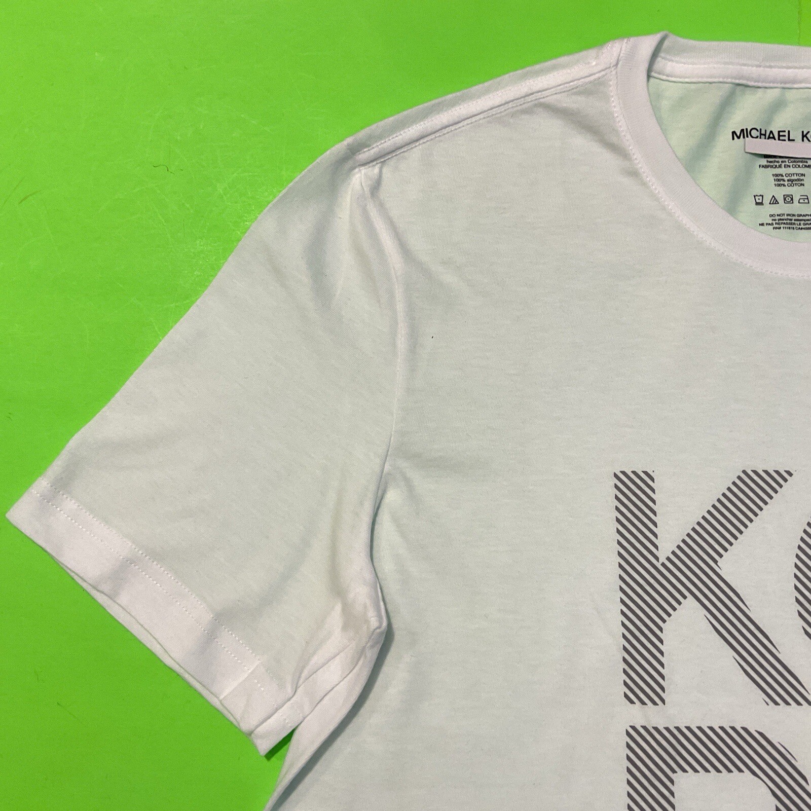 MICHAEL KORS Men’s Short Sleeve T-Shirt Size MEDIUM White w/Black NEW gallery