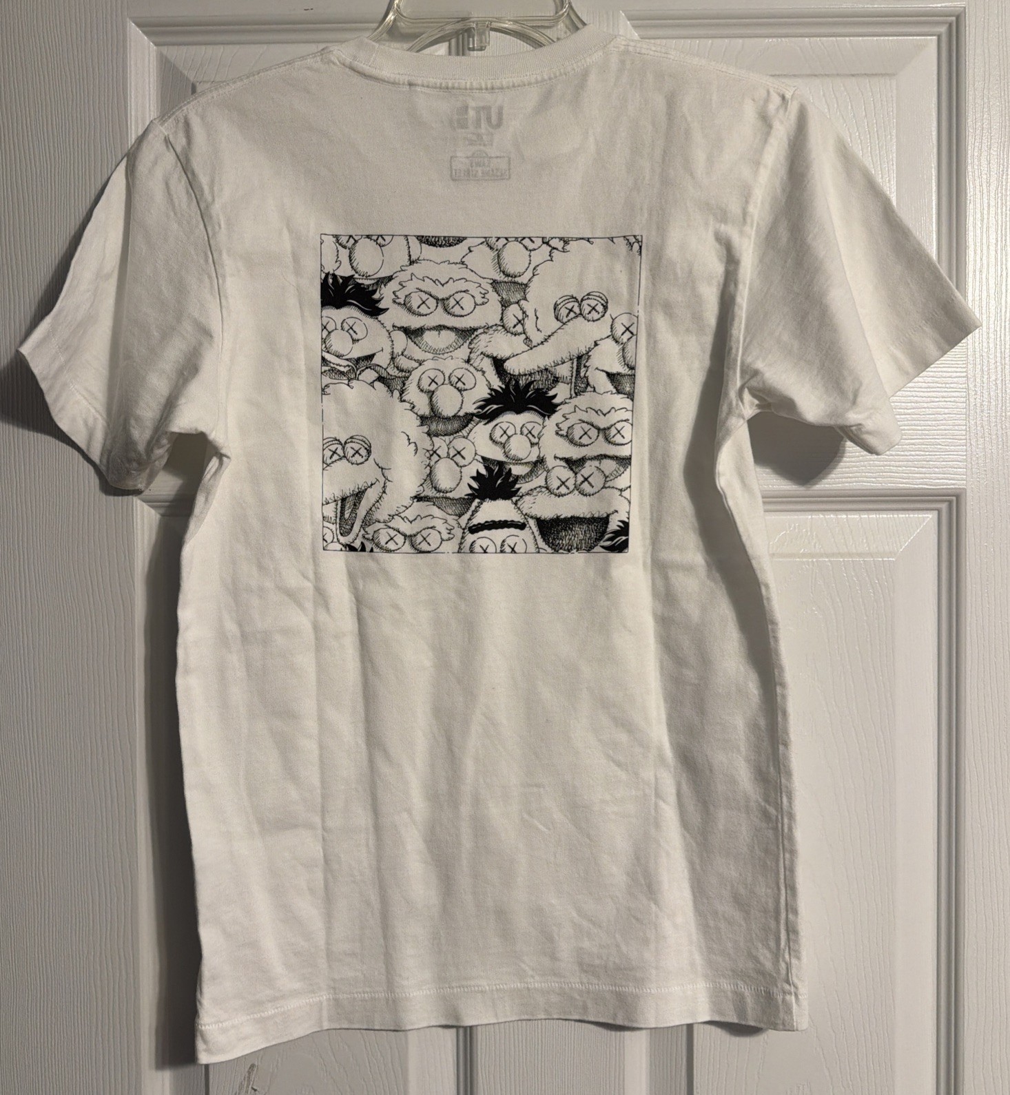 Uniqlo x KAWS x Sesame Street XS NEW gallery