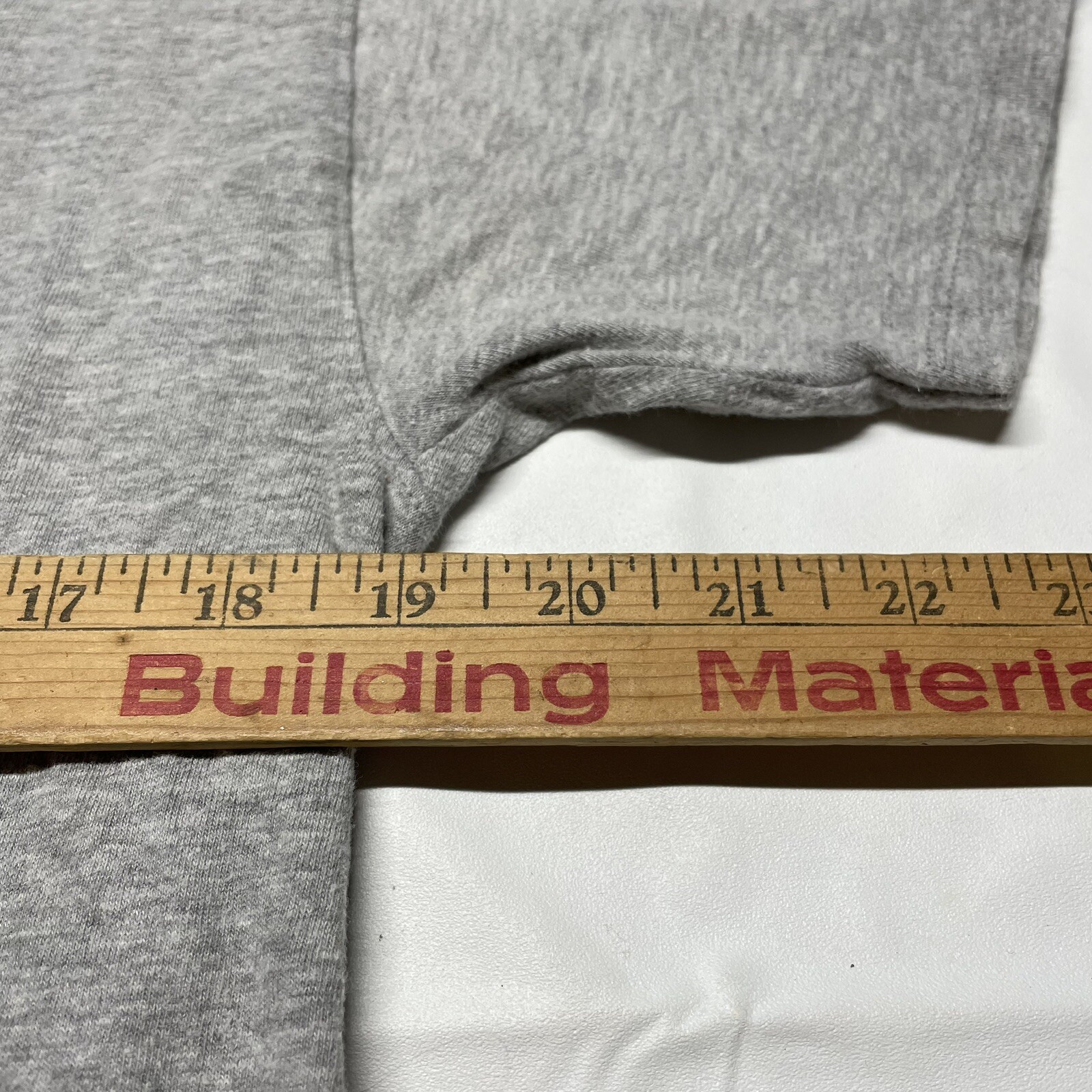 Champion Logo T-Shirt Men’s Medium Gray Hip Hop Hipster Vintage Sportswear Y2K gallery
