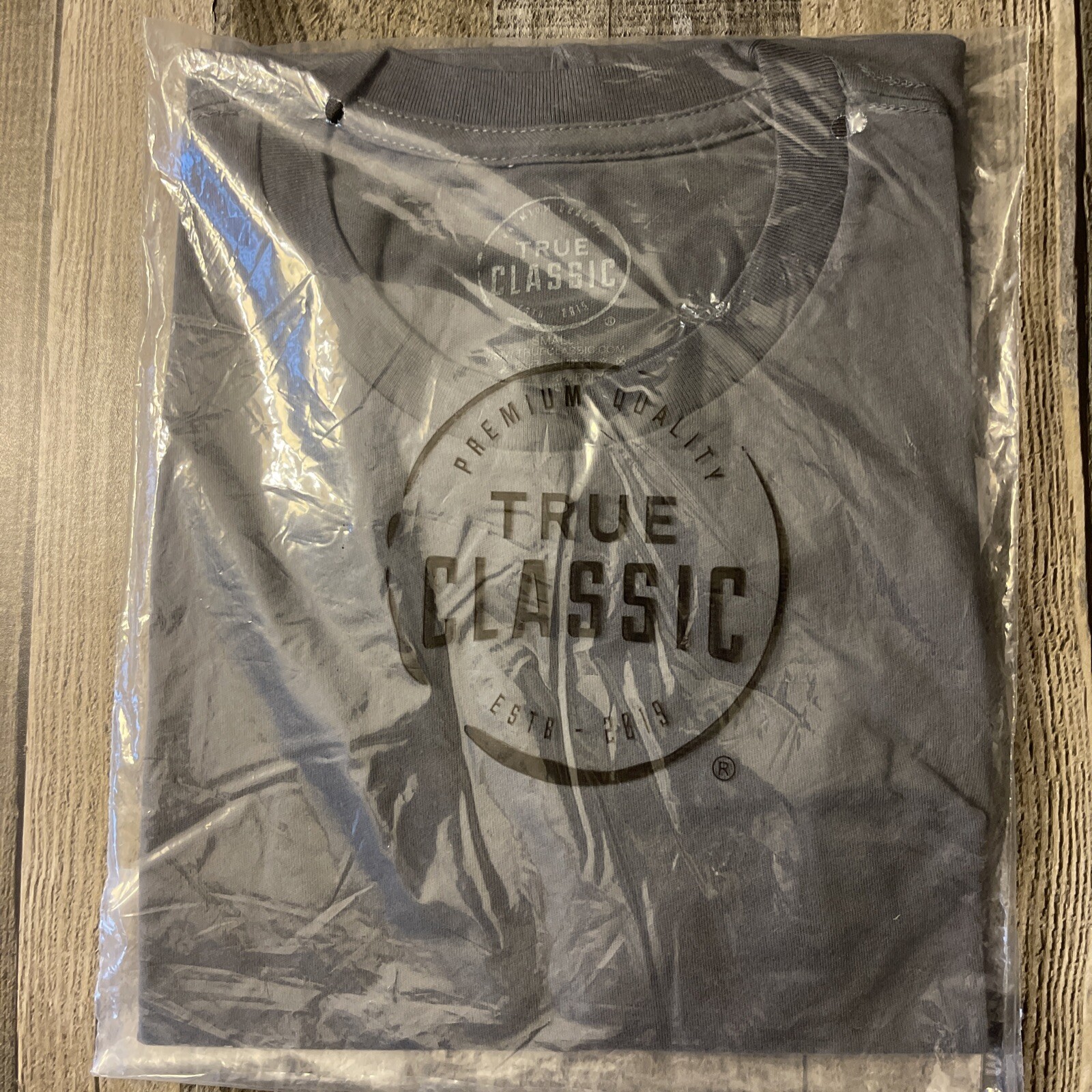 True Classic 4000 Men’s Fitted Tees Carbon Size Small gallery