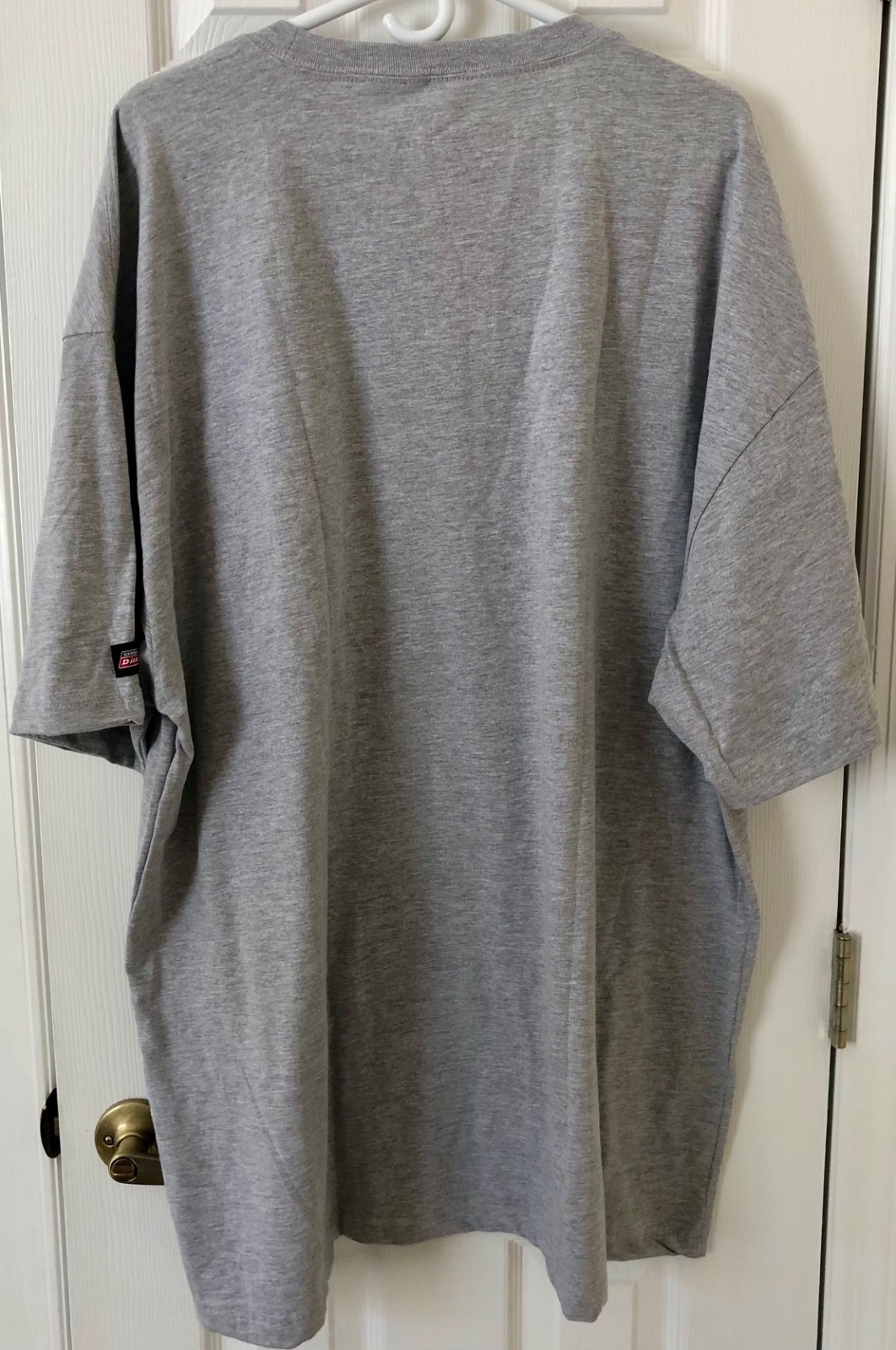 Genuine Dickies Gray Pocket T-Shirt, Short Sleeve, 3XL, New with Tags gallery