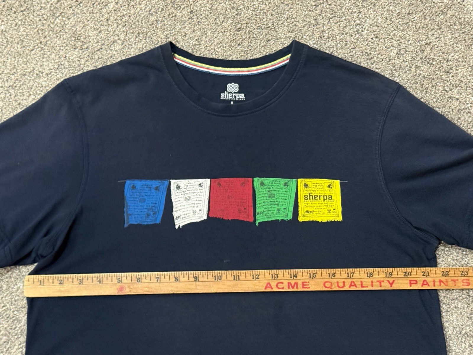 Sherpa Adventure Gear Prayer Flag Graphic T-Shirt Navy Outdoor Tee Large gallery