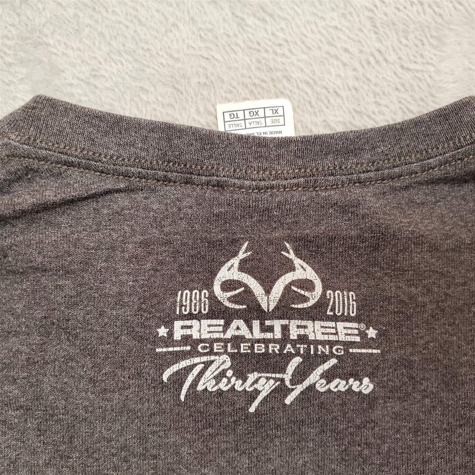 Realtree Shirt Men Extra Large Gray Short Sleeve Crewneck Casual Camo Antler TEE gallery