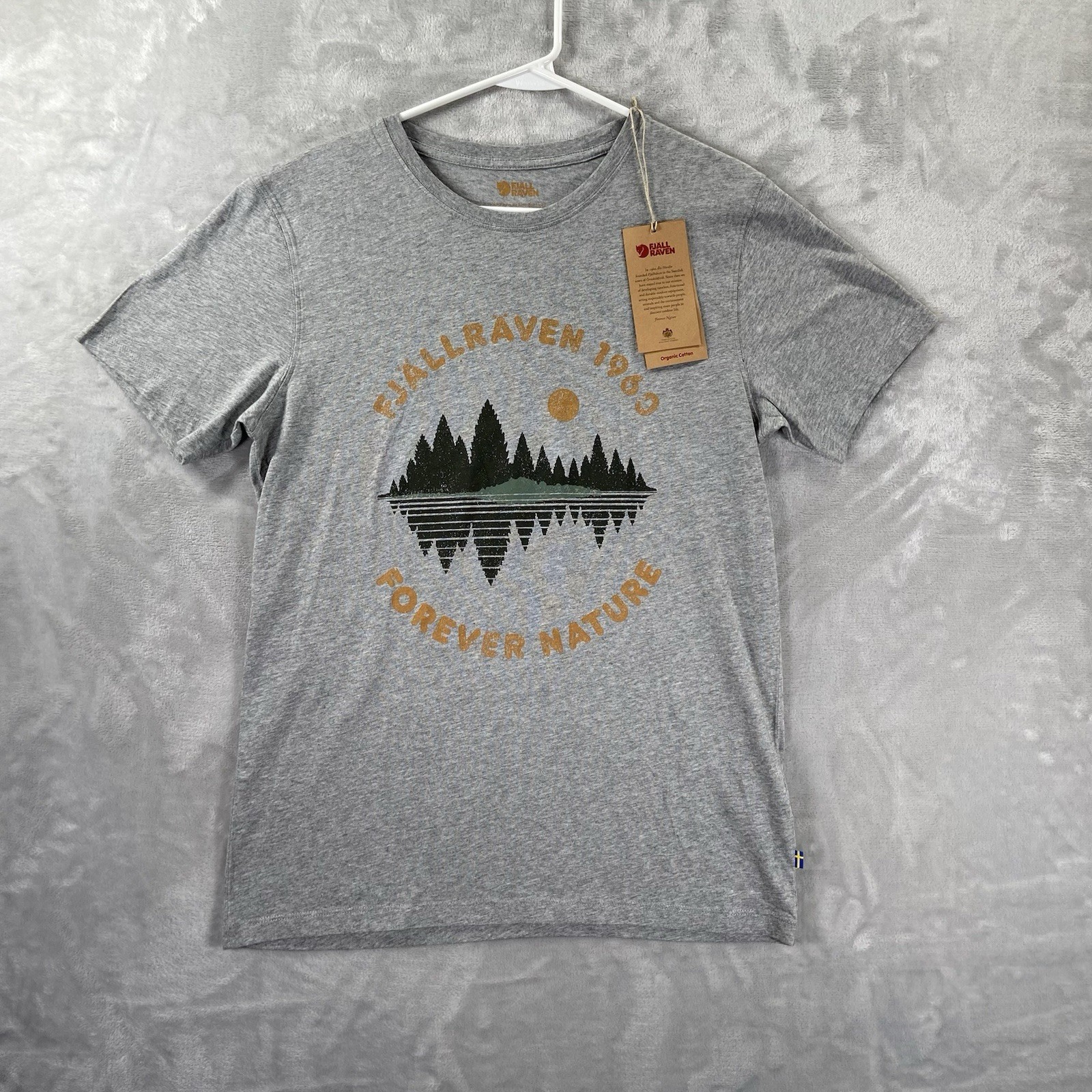 Fjallraven T-Shirt men’s Small Forest Mirror Graphic Tee Short Sleeve Nature NWT