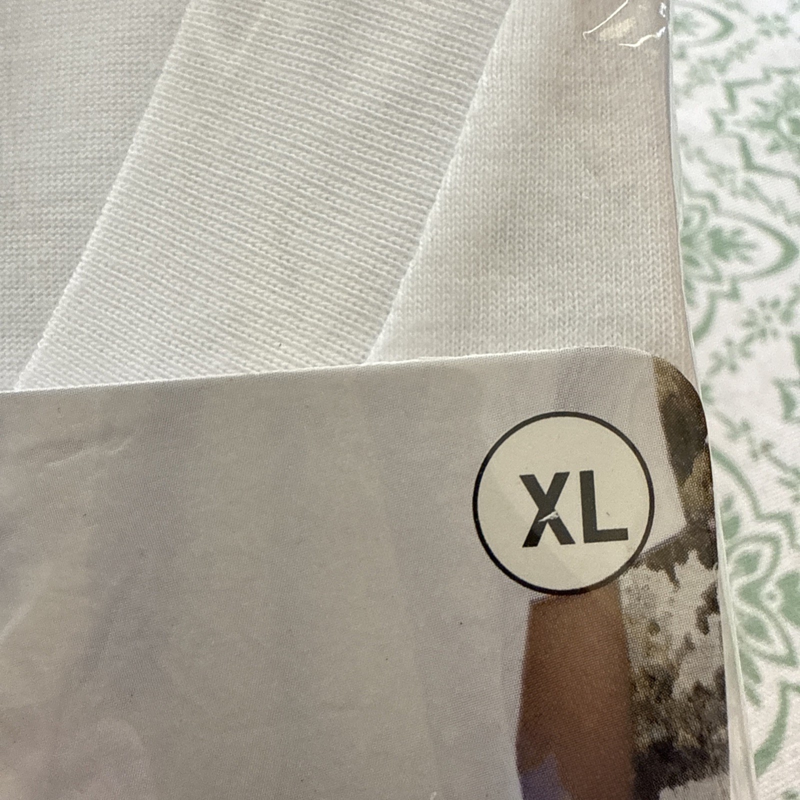 Lee T-Shirt V-neck 3-Pack Size XL White 100% Combed Cotton New Tee Shirts gallery