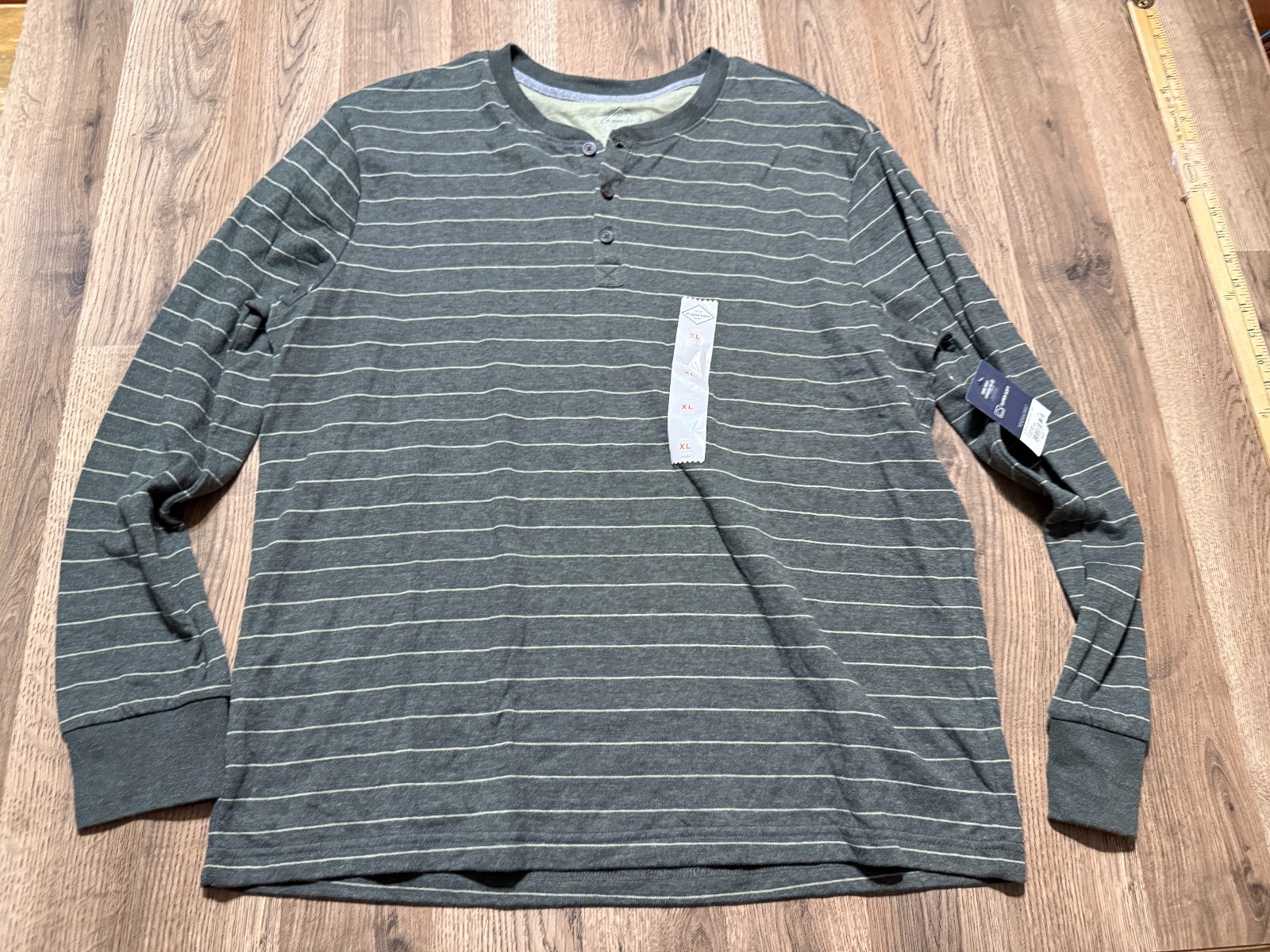 St. John’s Bay Shirt Men’s Size XL, Green Striped Long Sleeve 1/4 Buttons NWT