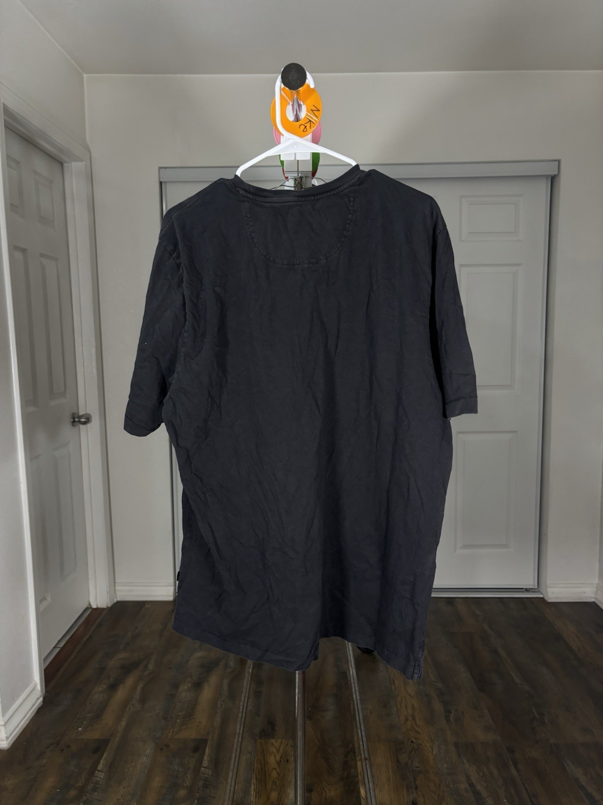 Tommy Bahama Logo Pocket Men's Black Short Sleeve Crew Neck T-Shirt Size L gallery