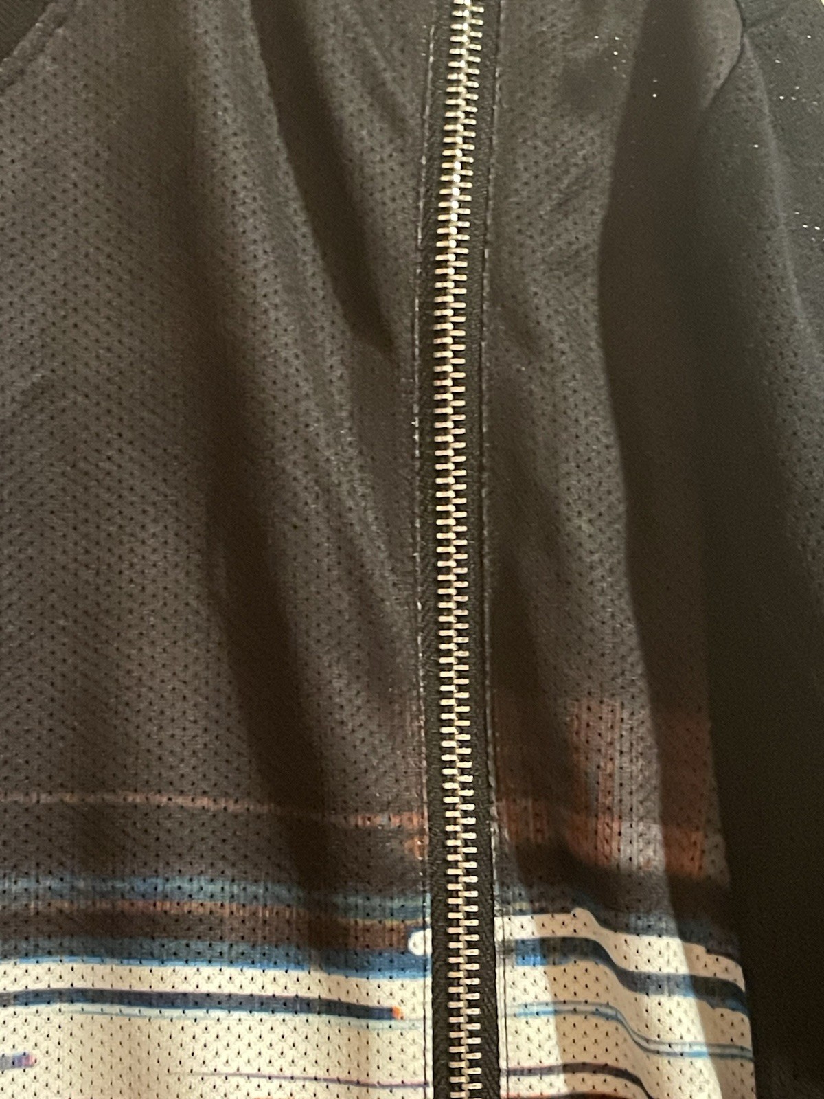 GUESS LOS ANGELES MEN CREWNECK , ZIPPER DETAIL, COLORFUL GRAPHIC PRINT~SHIRT Lg. gallery